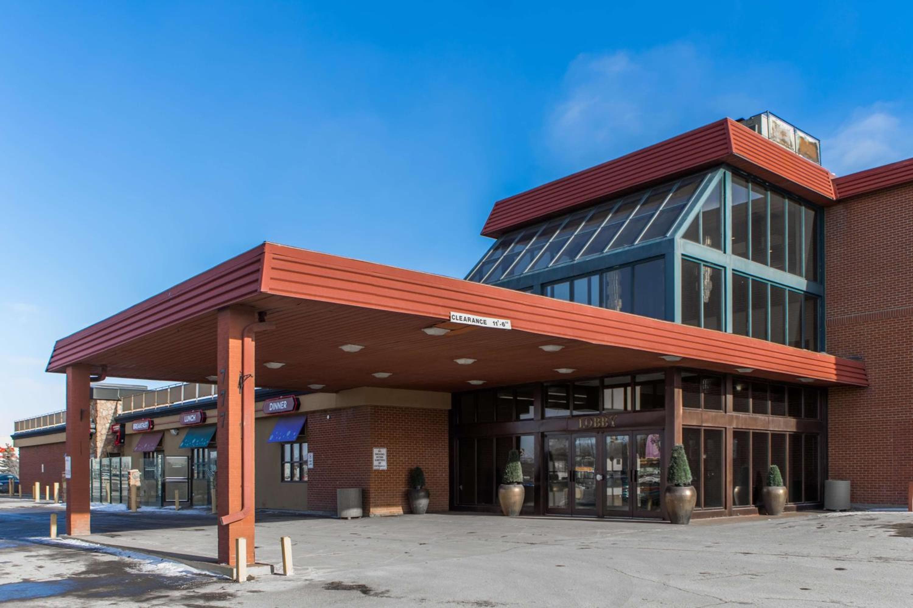 Seven Oaks Hotel Regina, SureStay Collection by Best Western