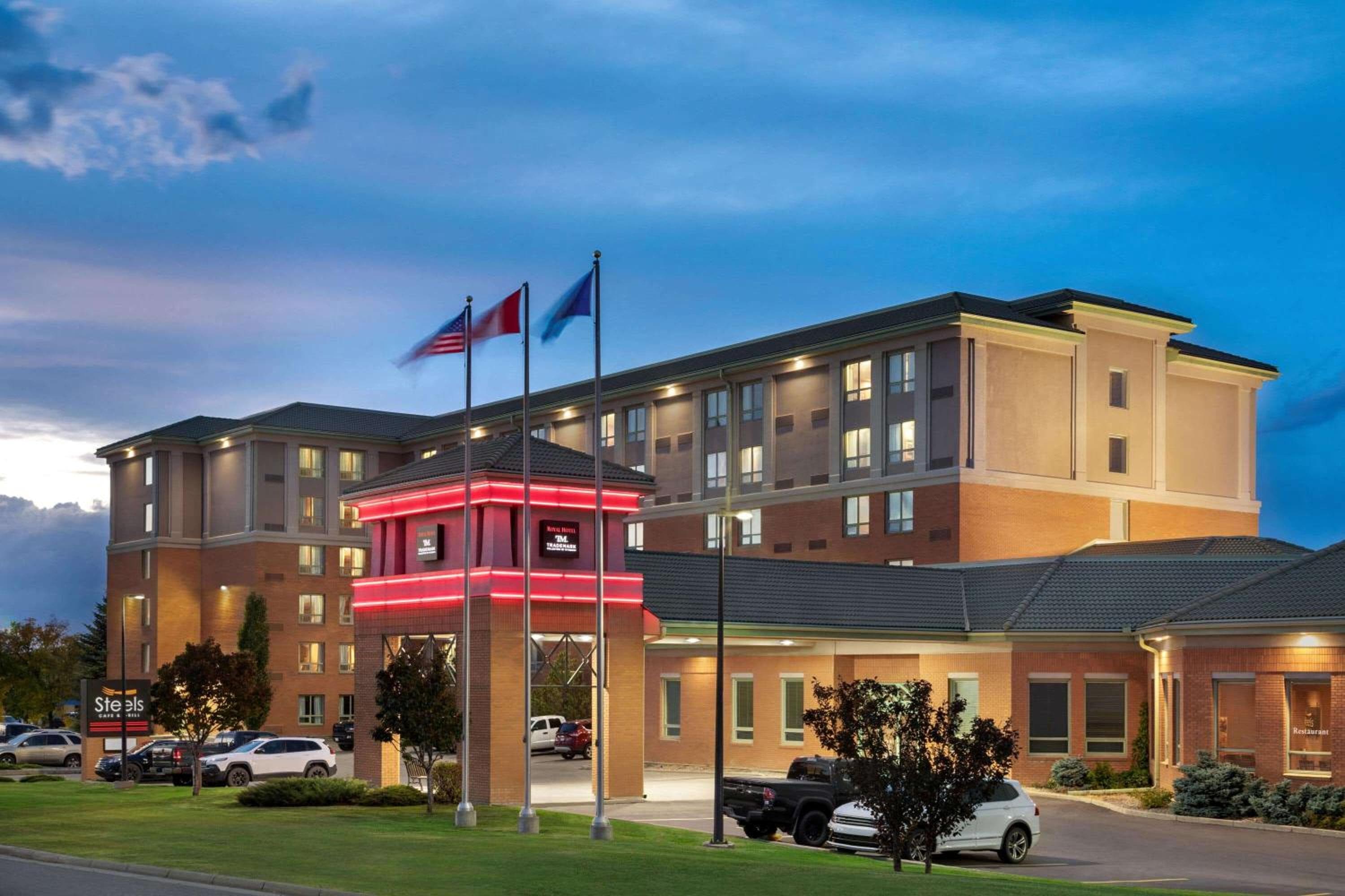 Grand Hotel & Conference Centre Calgary Airport, an Ascend Collection Hotel