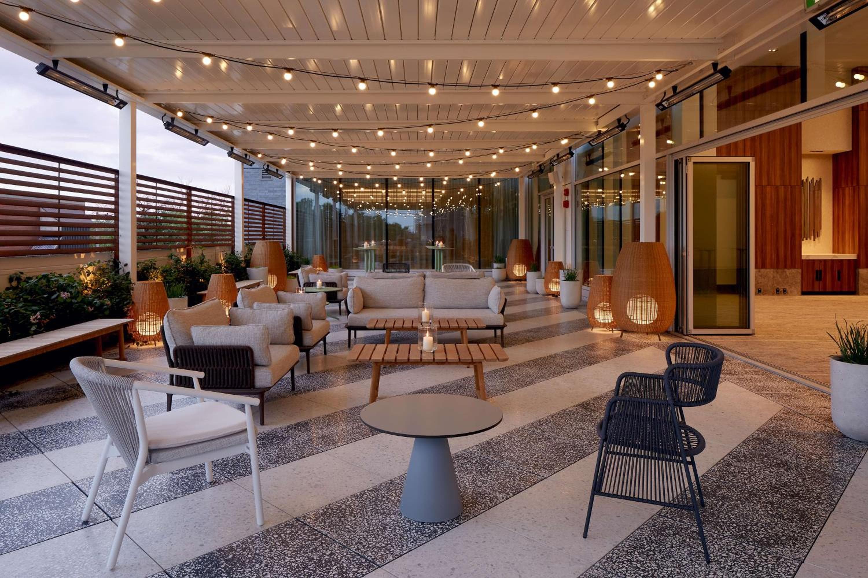 Homewood Suites By Hilton Montreal Midtown
