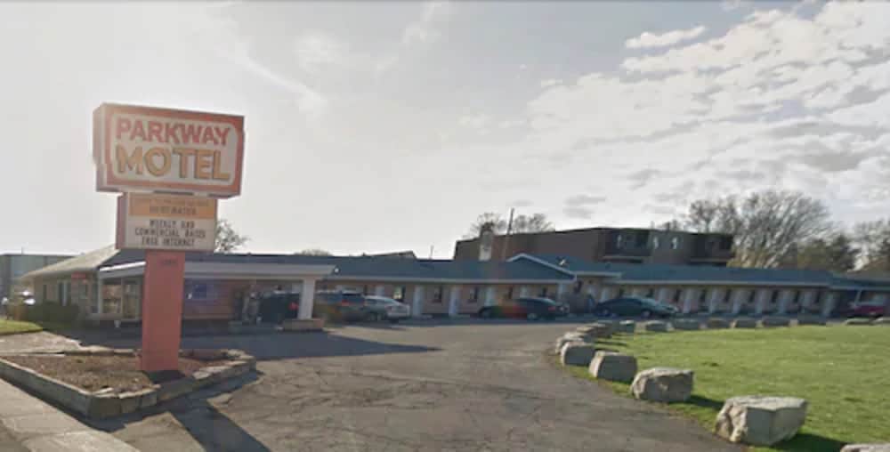 Parkway Motel