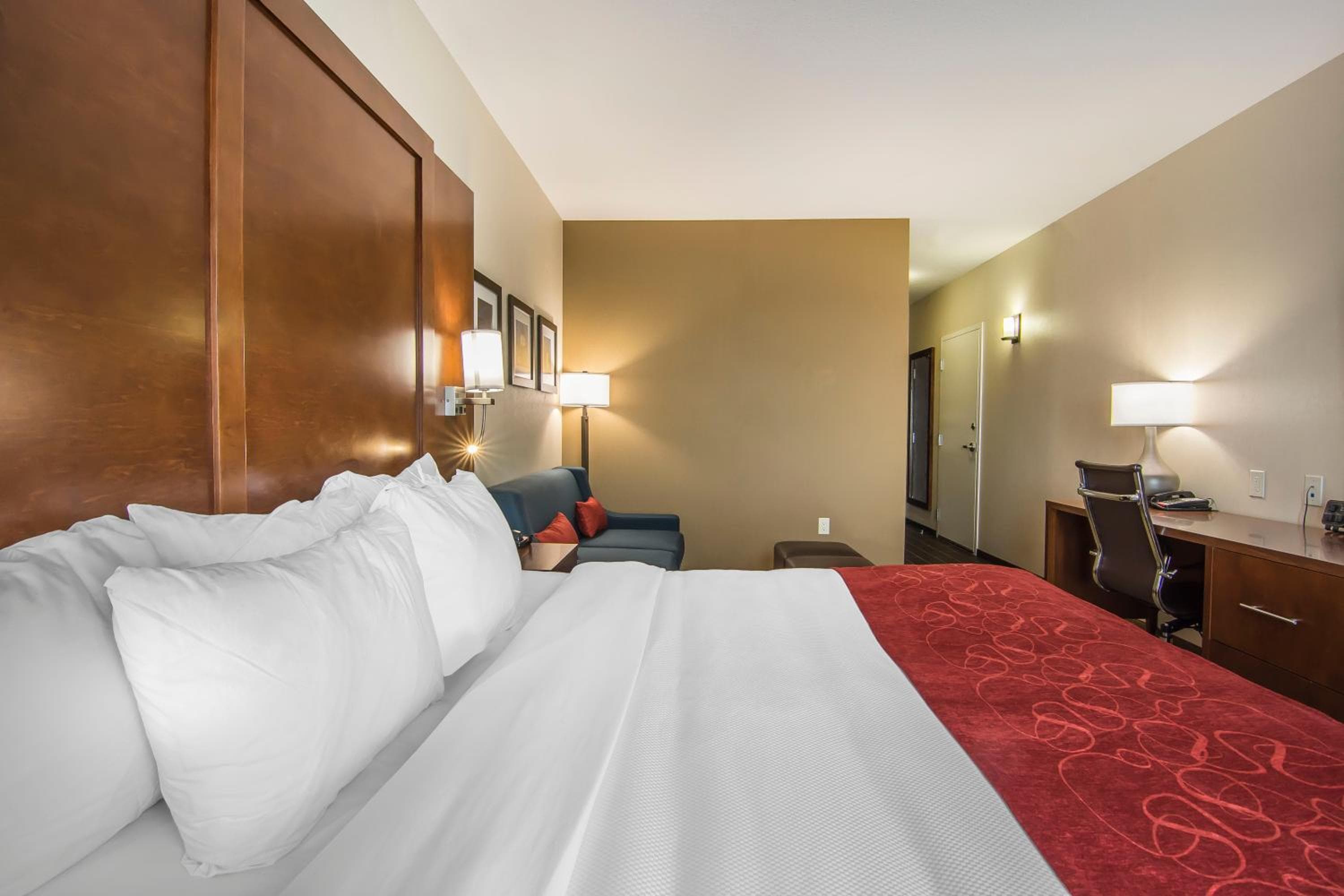 King Suite - Disability Access/Non-Smoking