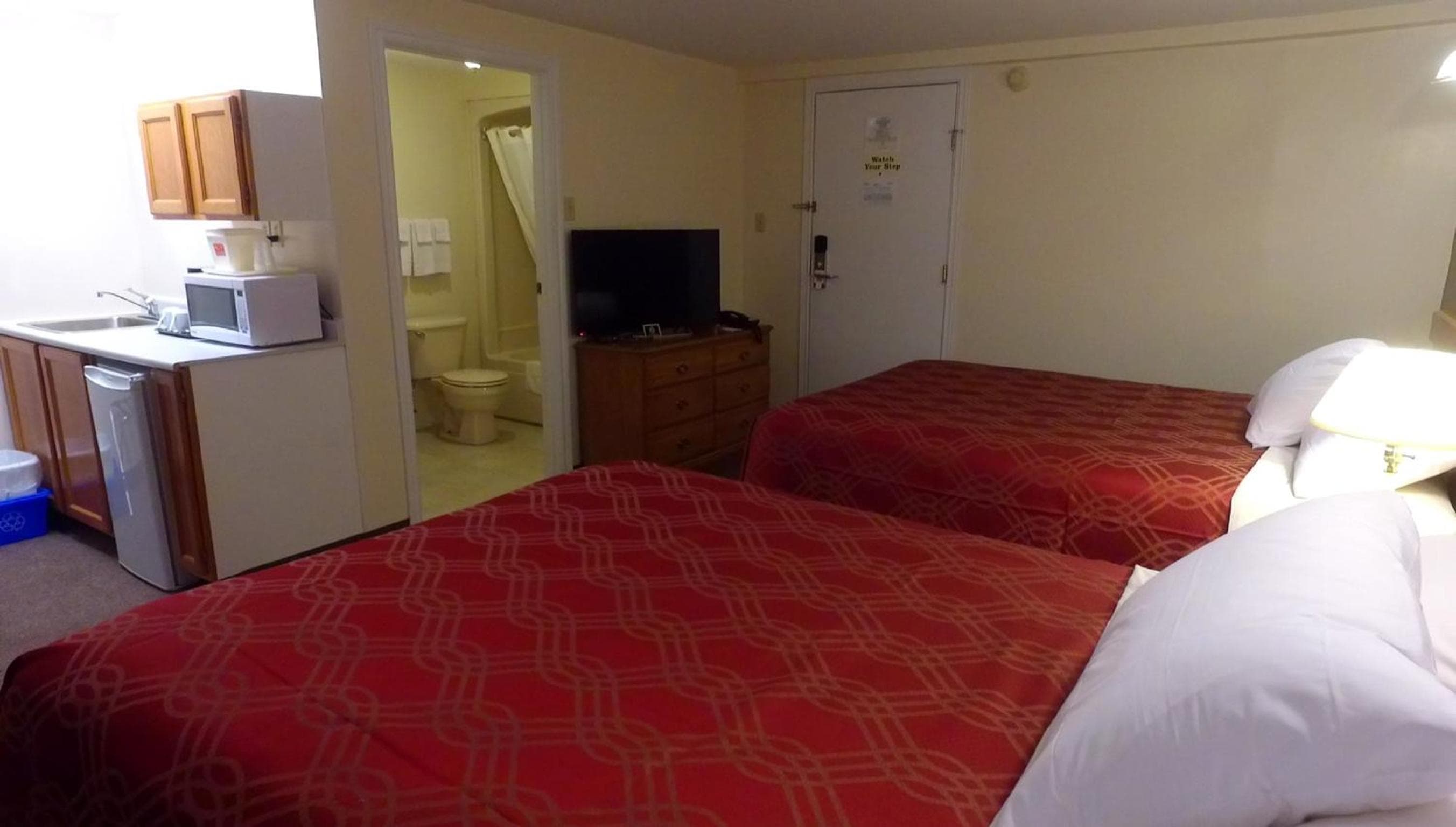 Efficiency Queen Room with Two Queen Beds - Non-Smoking