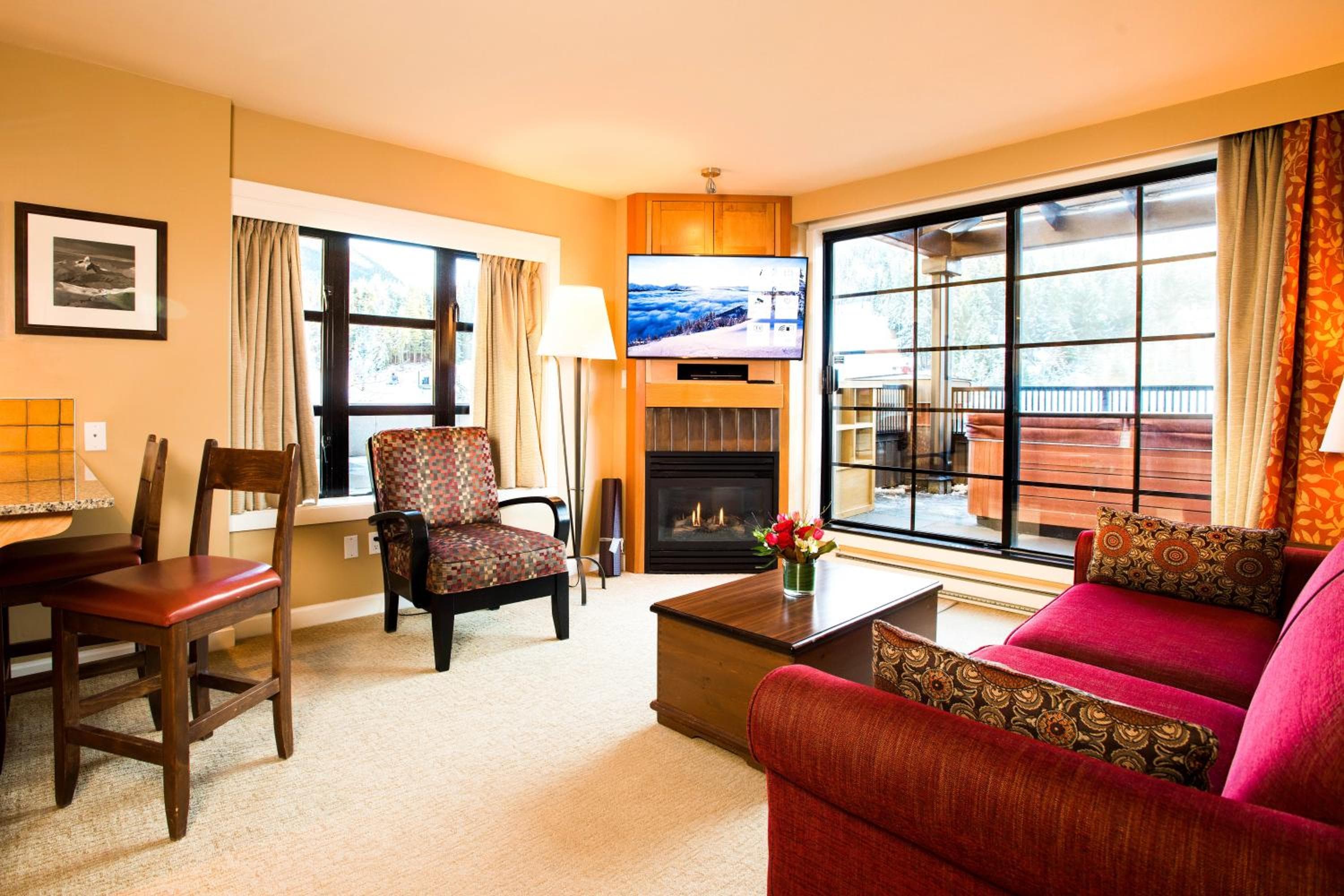 One-Bedroom Suite with Hot Tub
