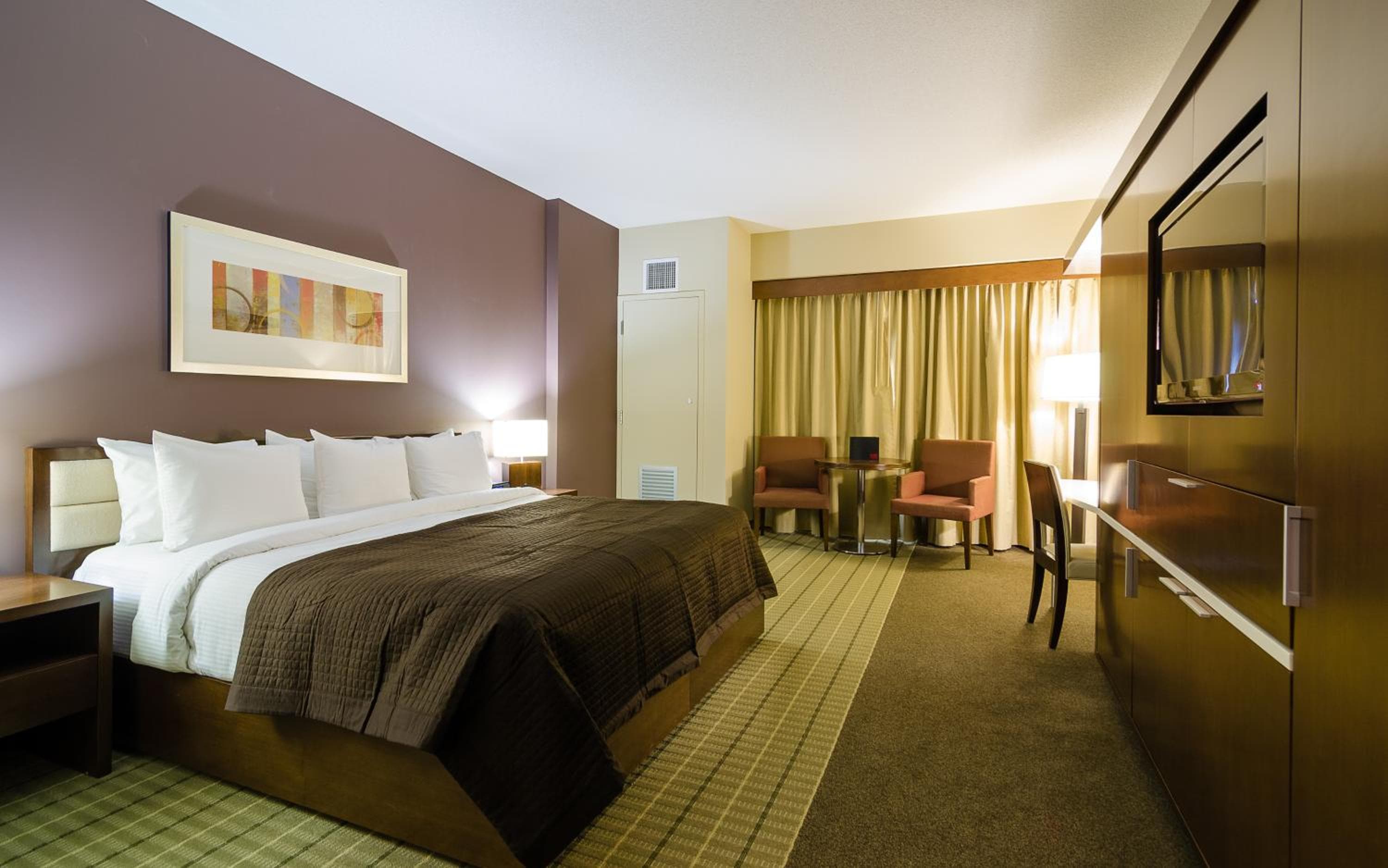 Deluxe King Room