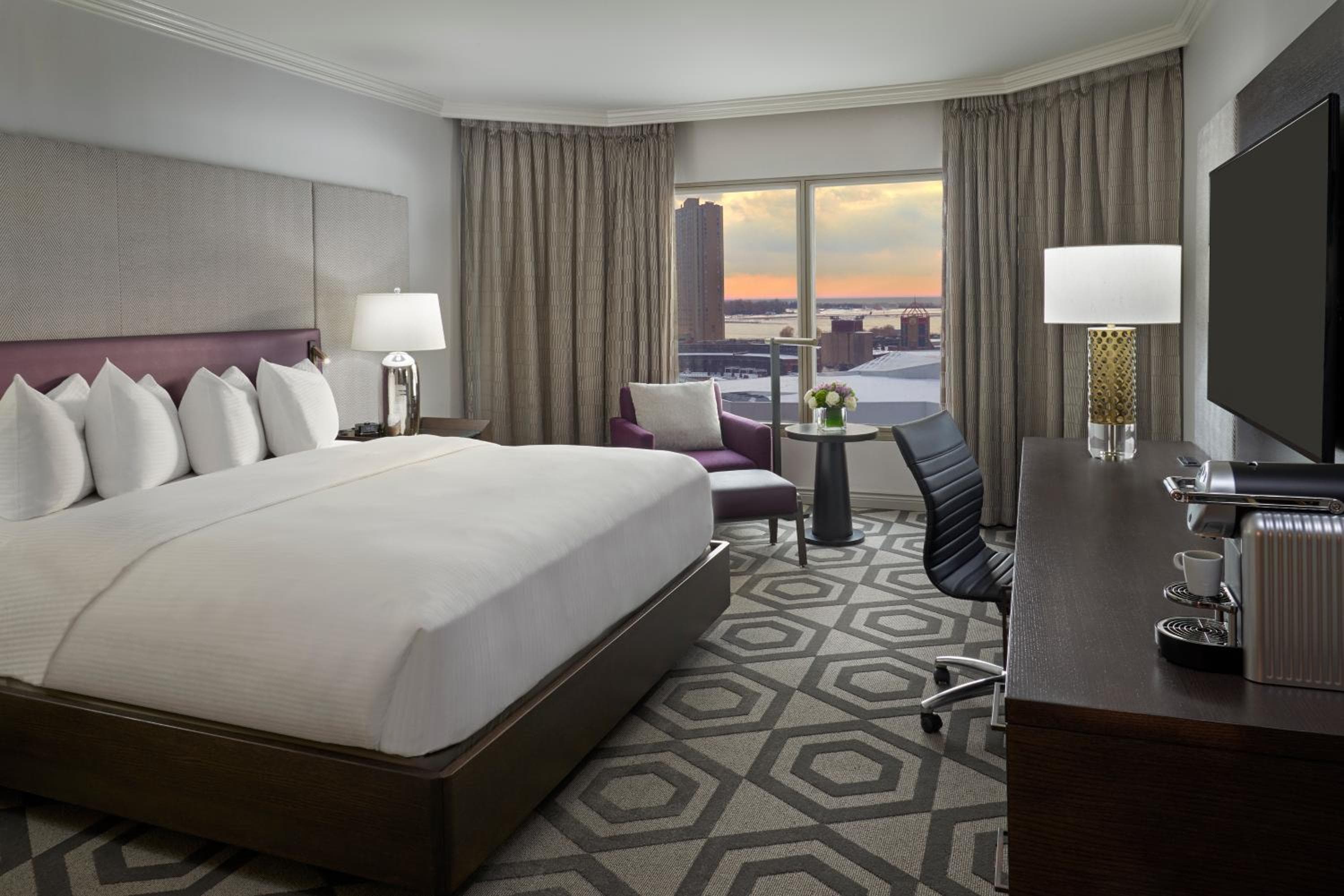 Premium King Room - Club Lounge Access