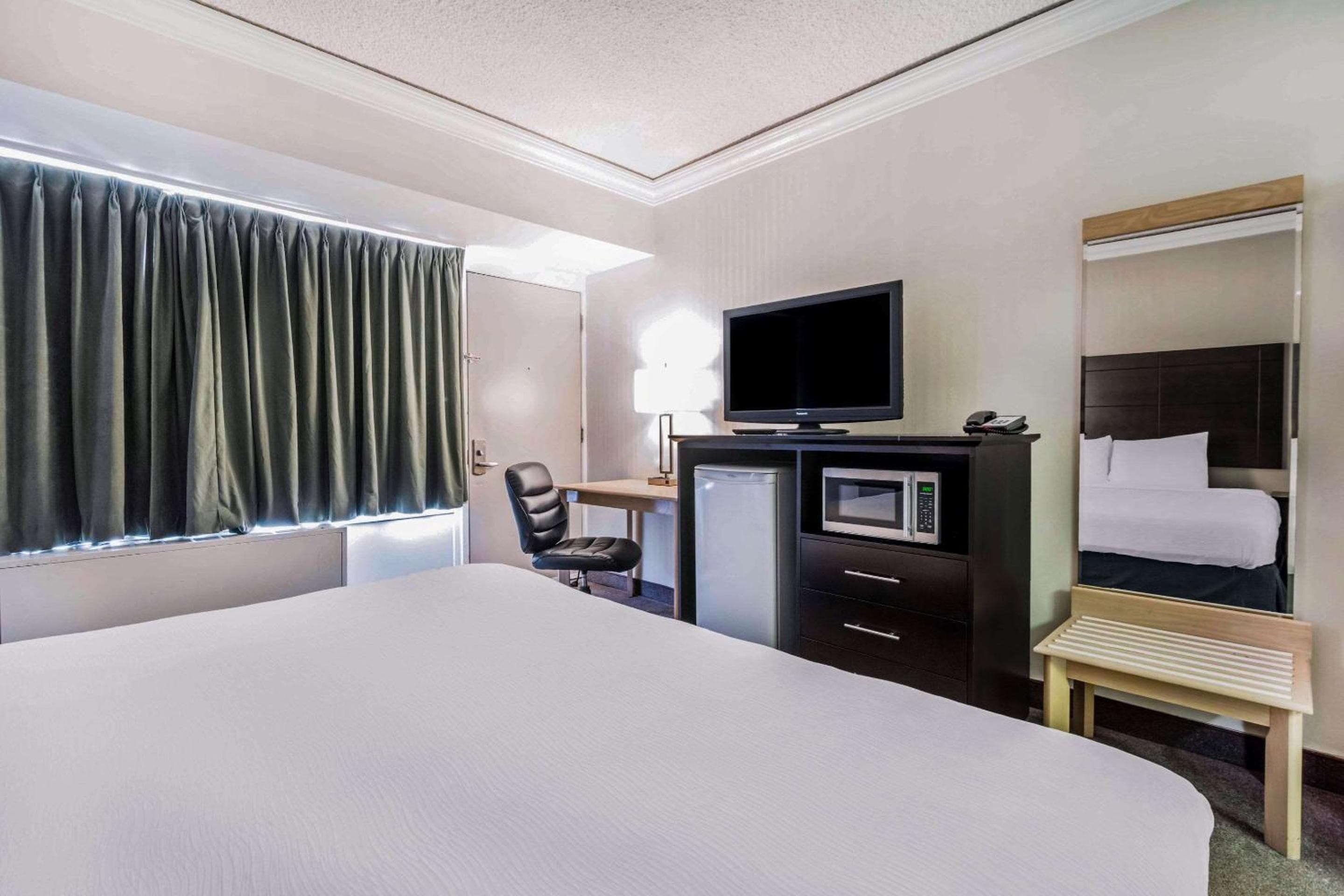 King Room - Non-Smoking