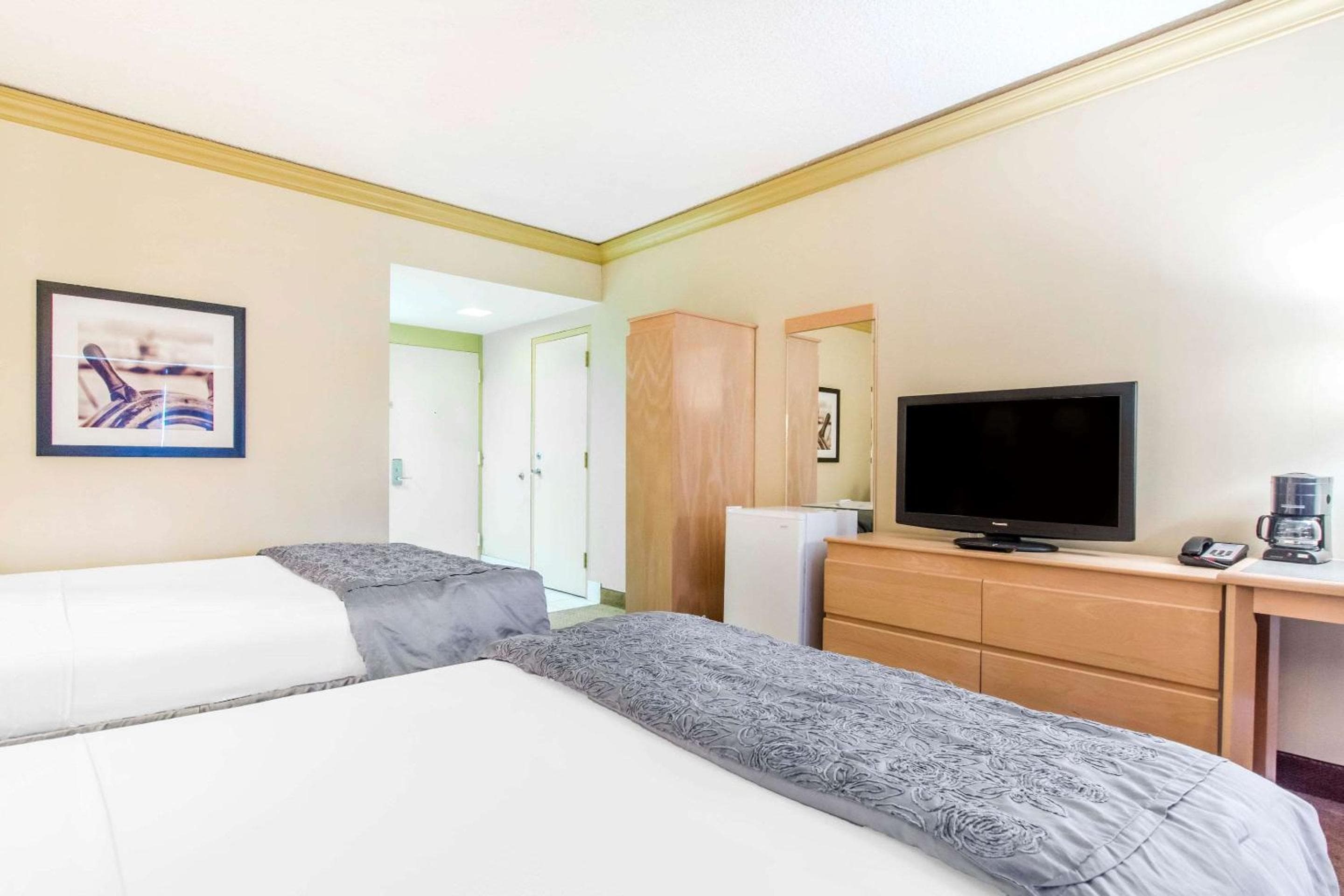 Queen Room with Two Queen Beds - Non-Smoking