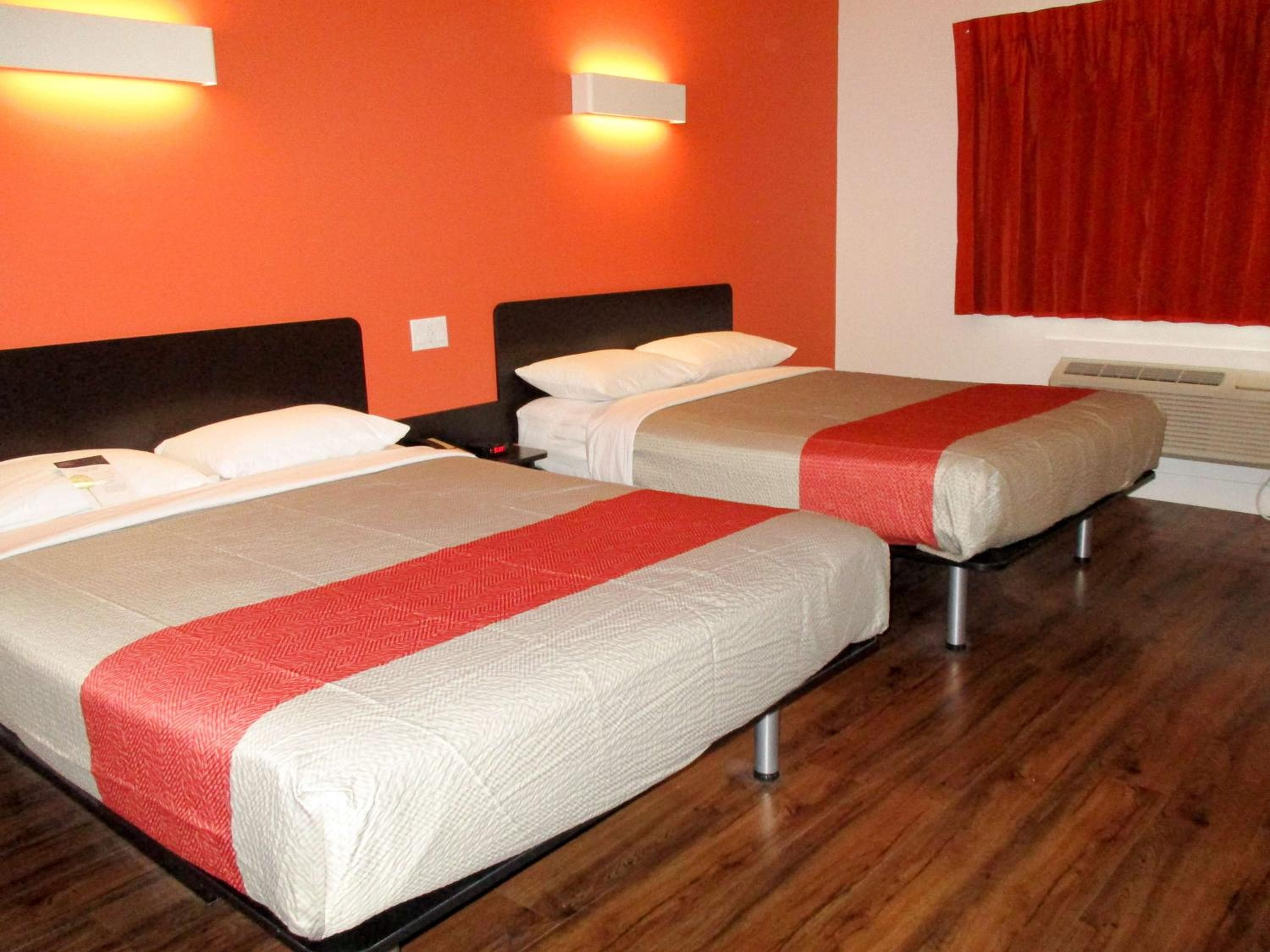 Deluxe Queen Room with Two Queen Beds - Non-Smoking