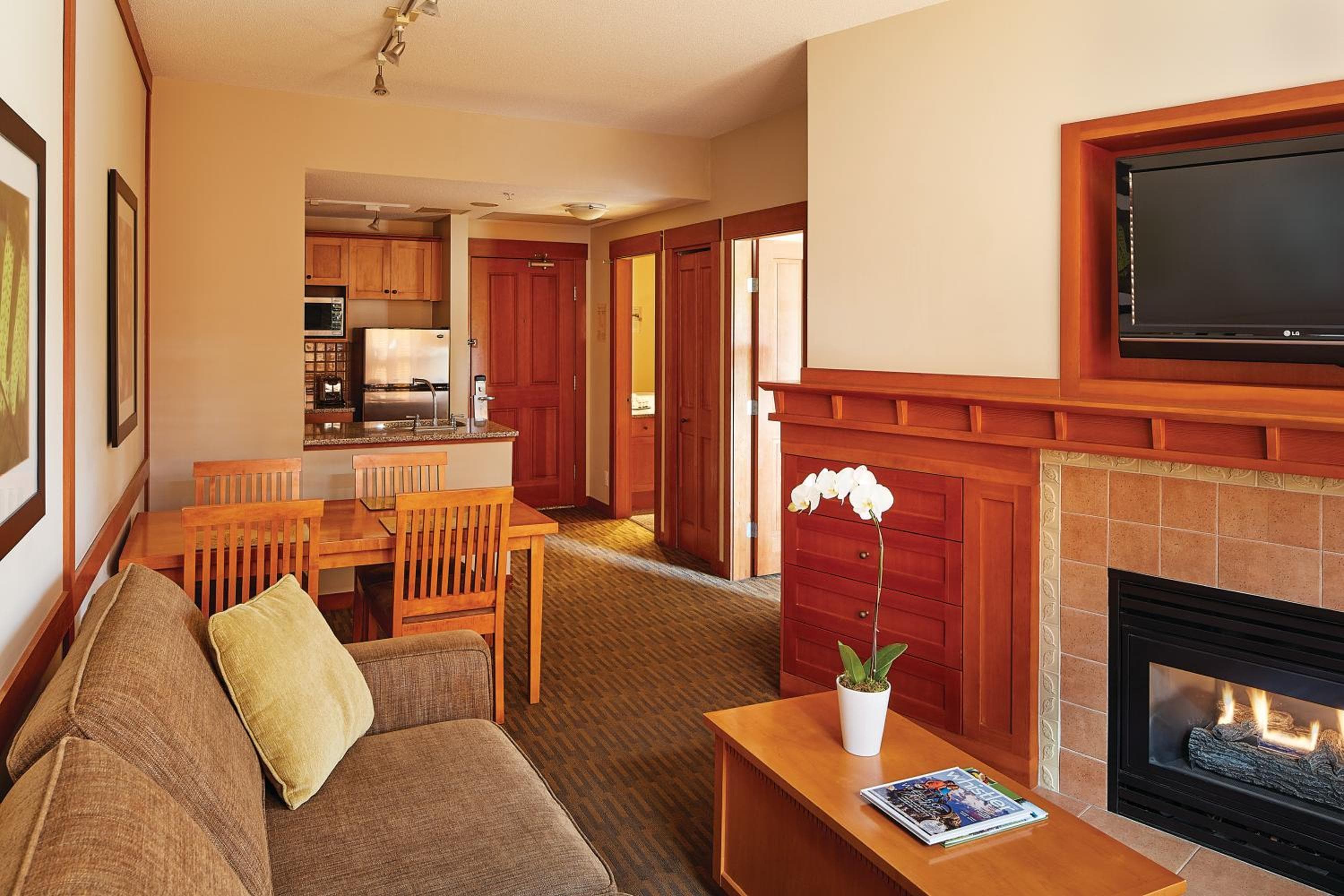 One Bedroom Lower Floor Suite