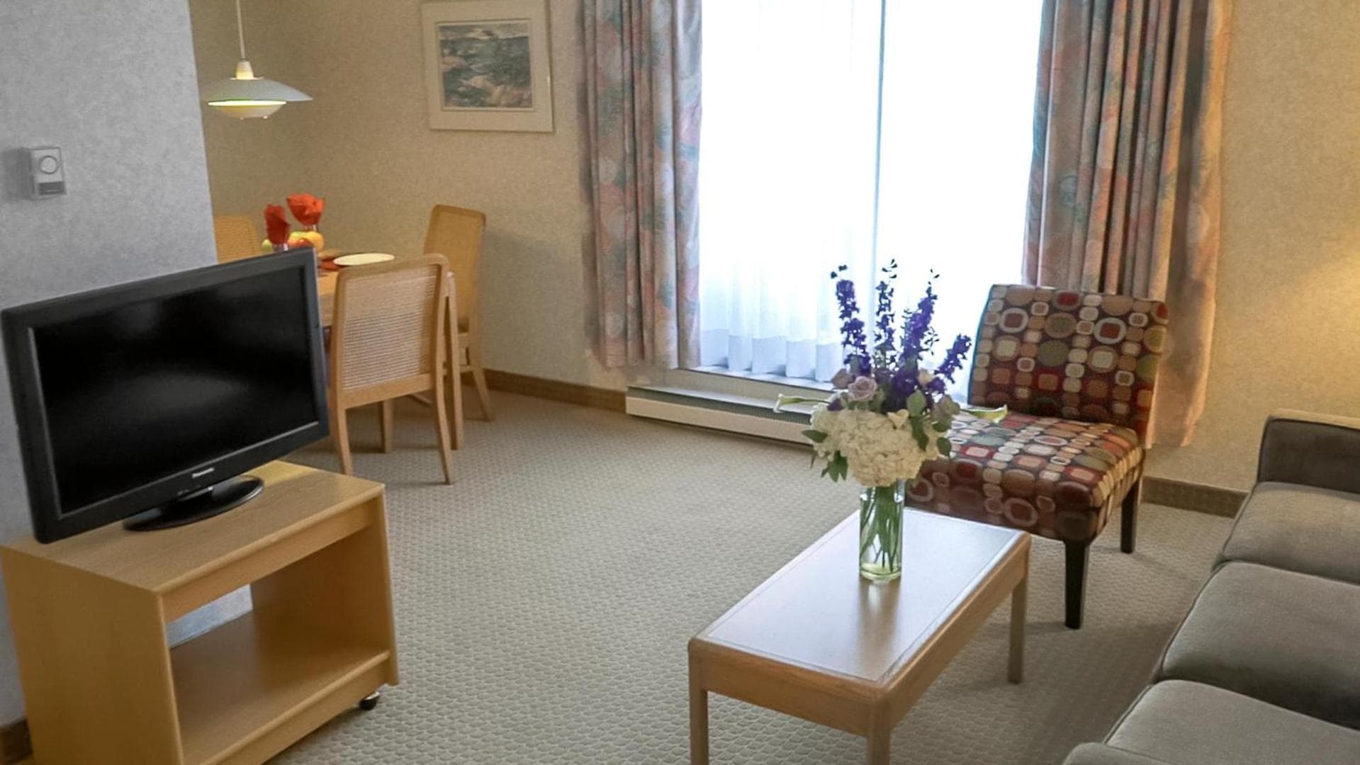 Economy Suite