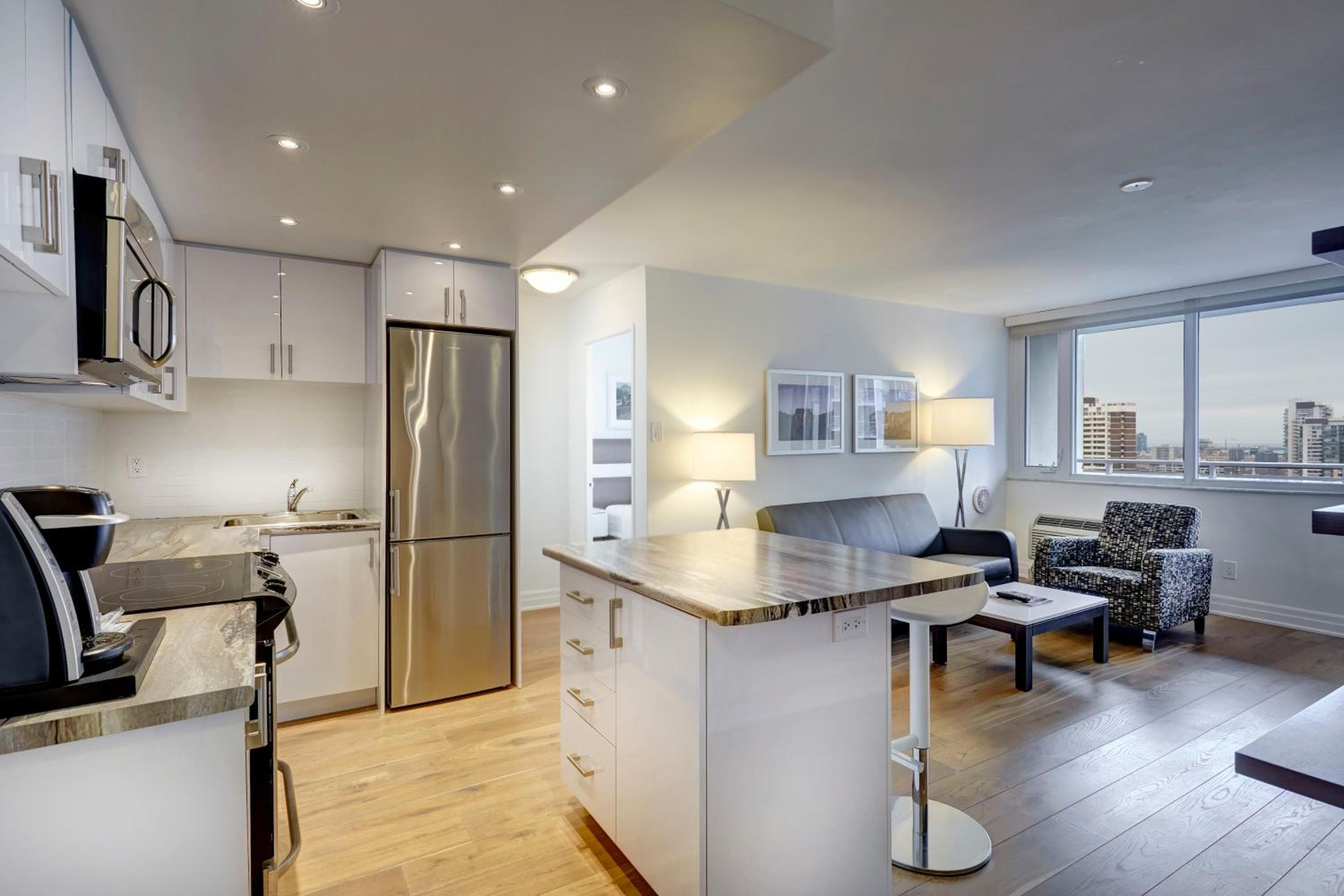 Deluxe King Suite