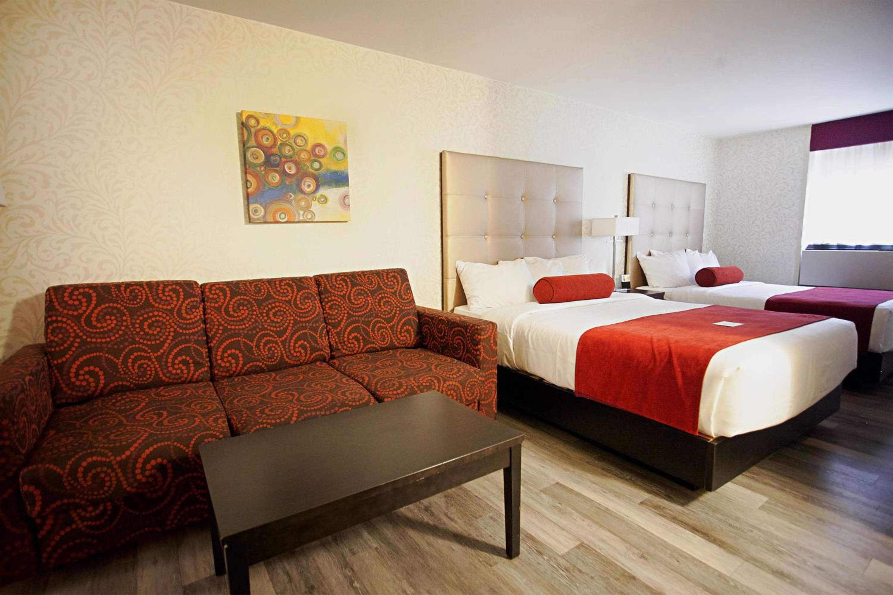 Queen Suite with Two Queen Beds - Non-Smoking