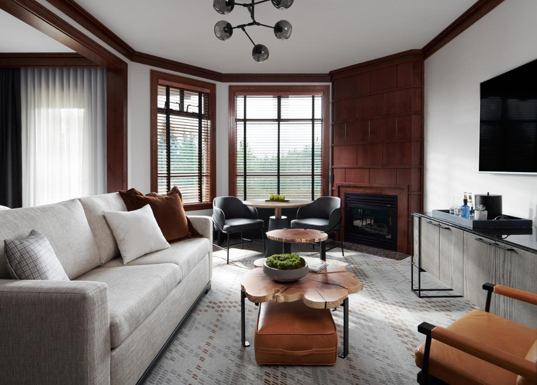 Deluxe King Room
