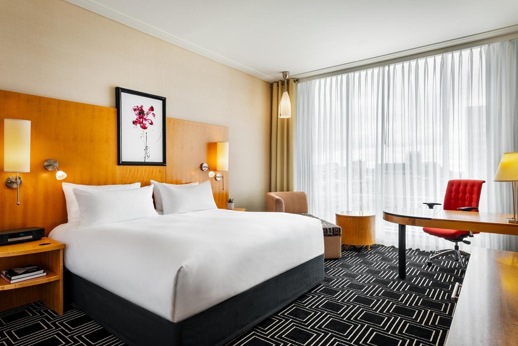 Luxury Corner King Room