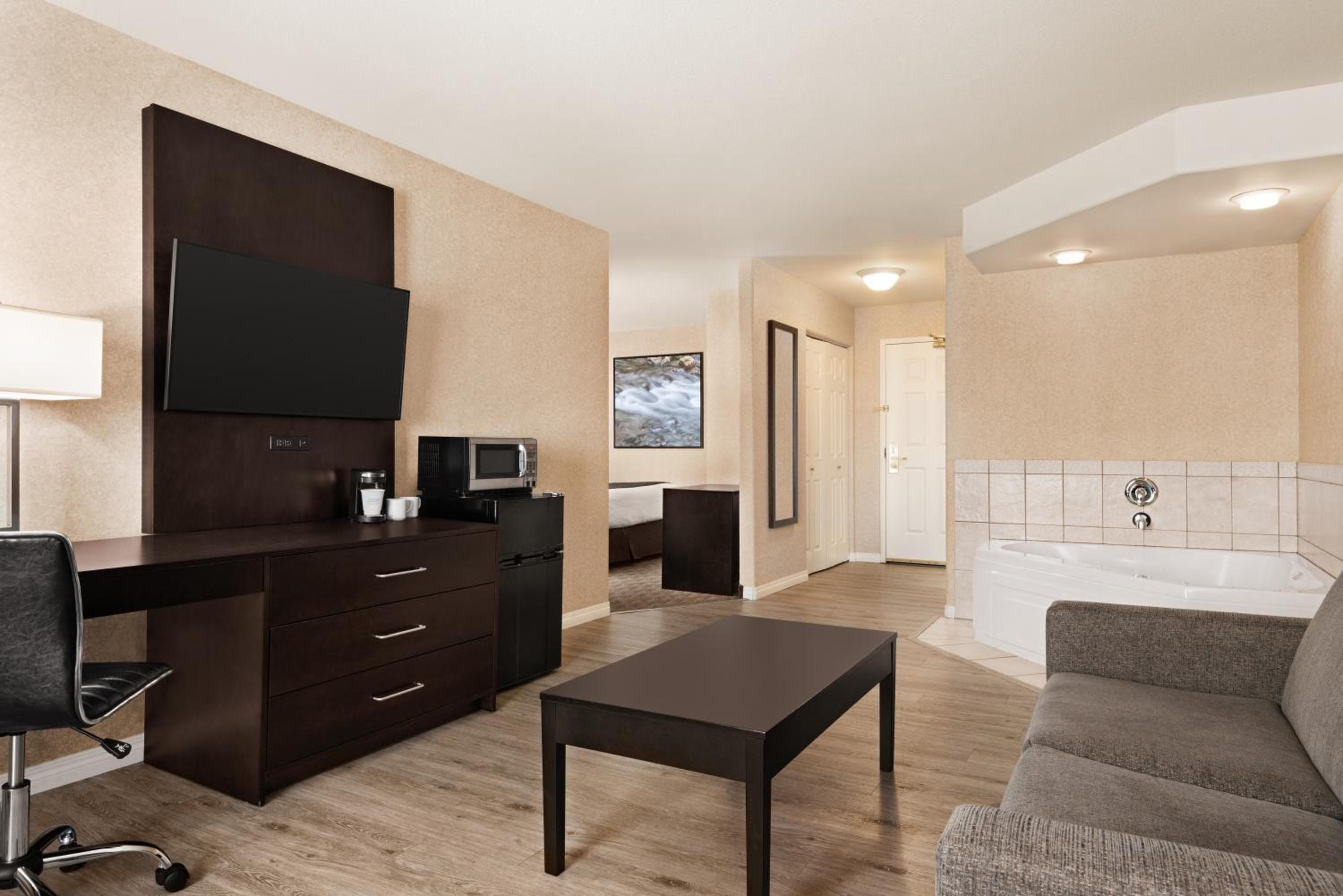 Suite with Spa Bath