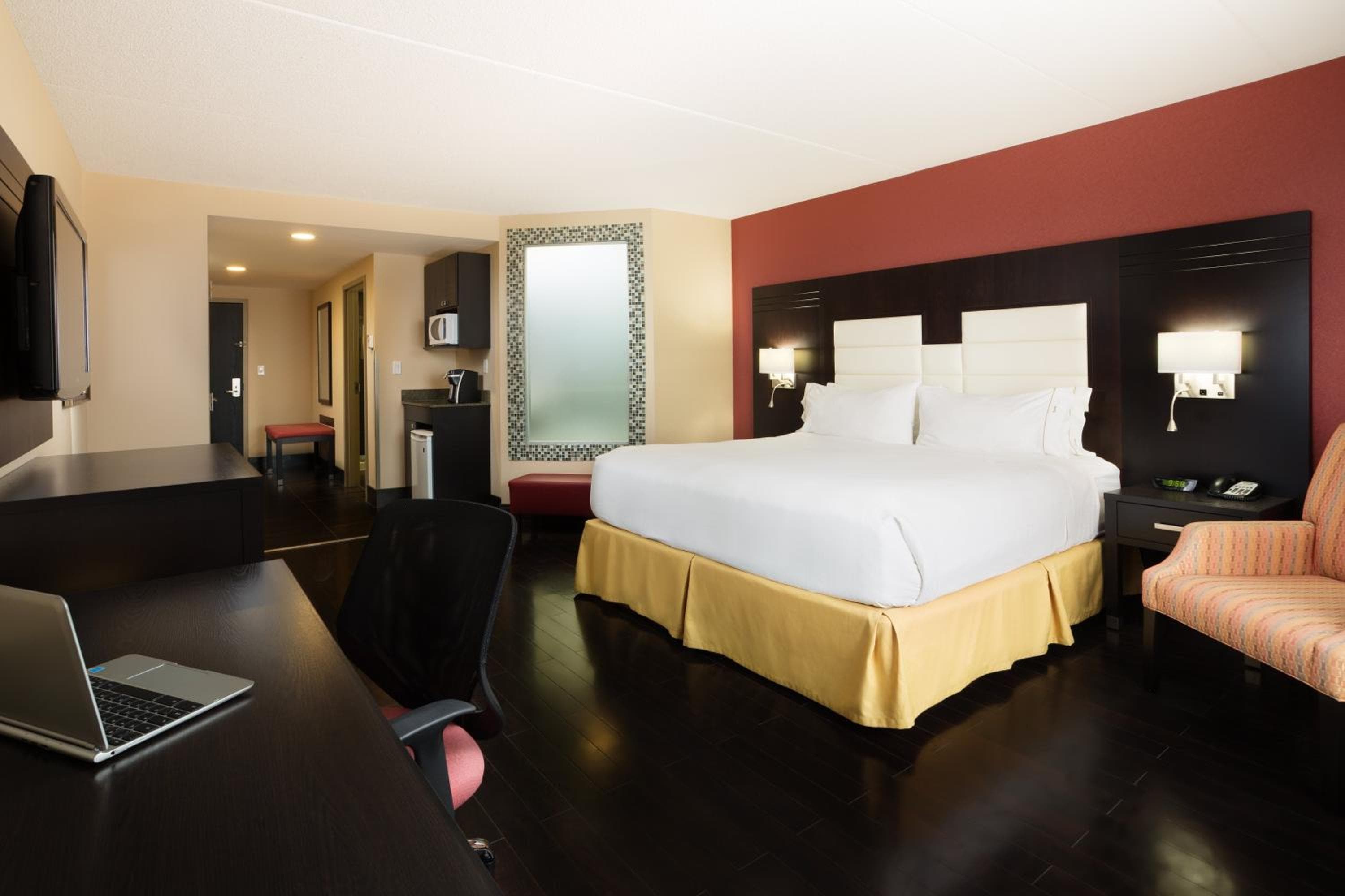 King Suite with Spa Bath