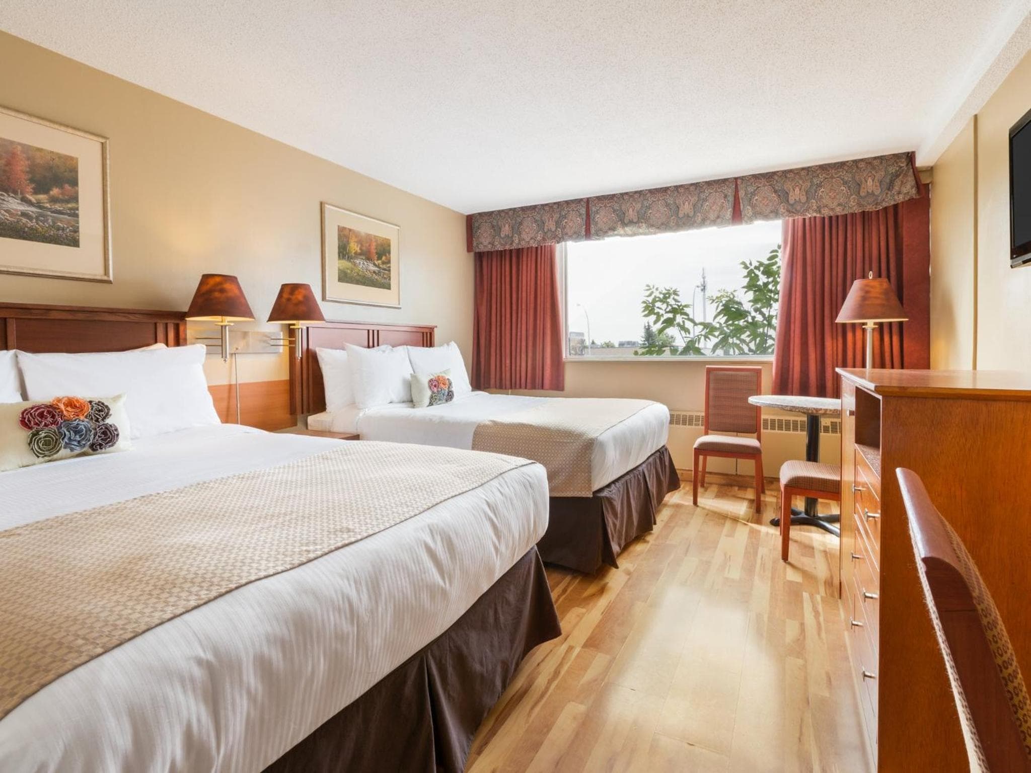 Queen Room with Two Queen Beds - Smoking