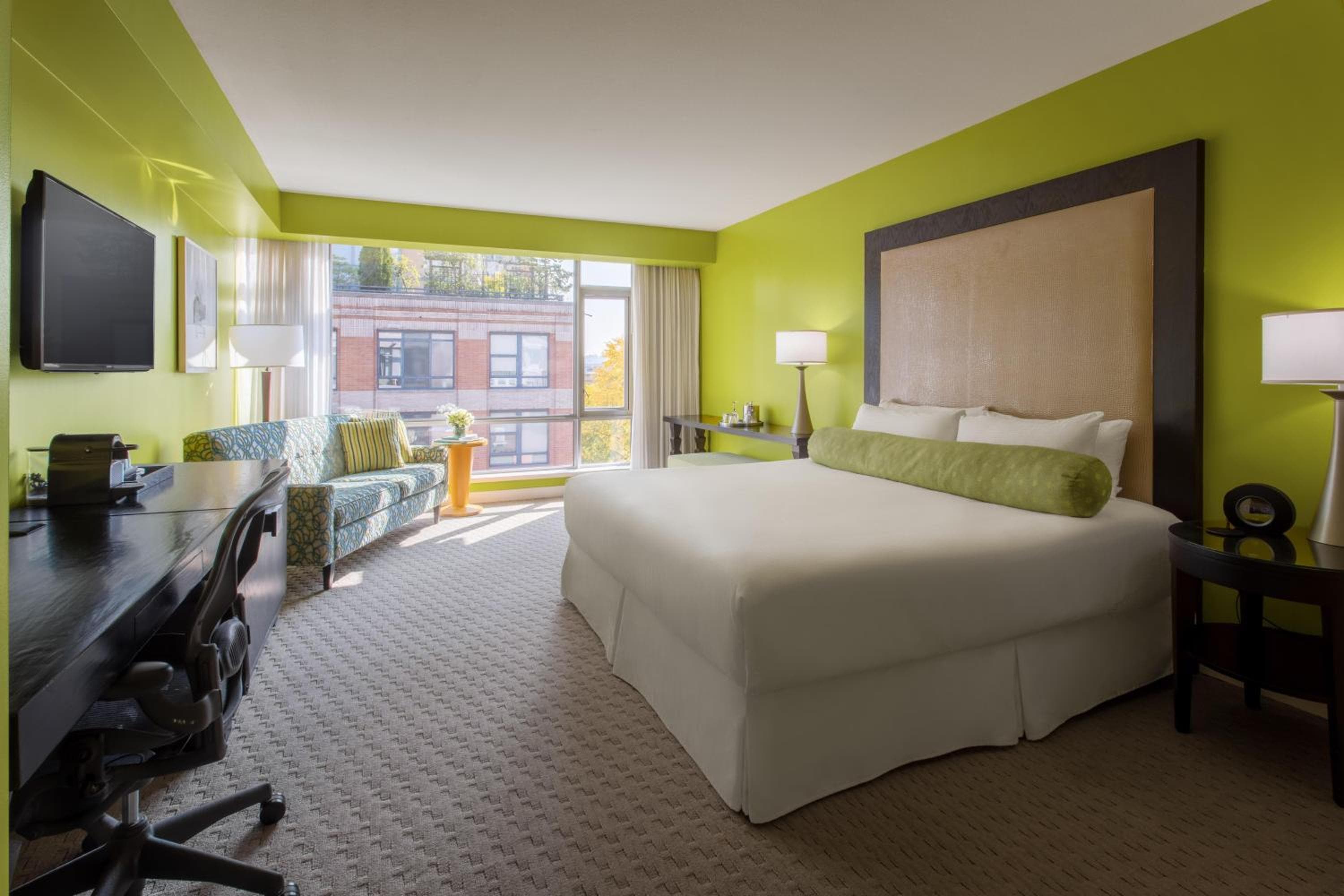 Deluxe King Room