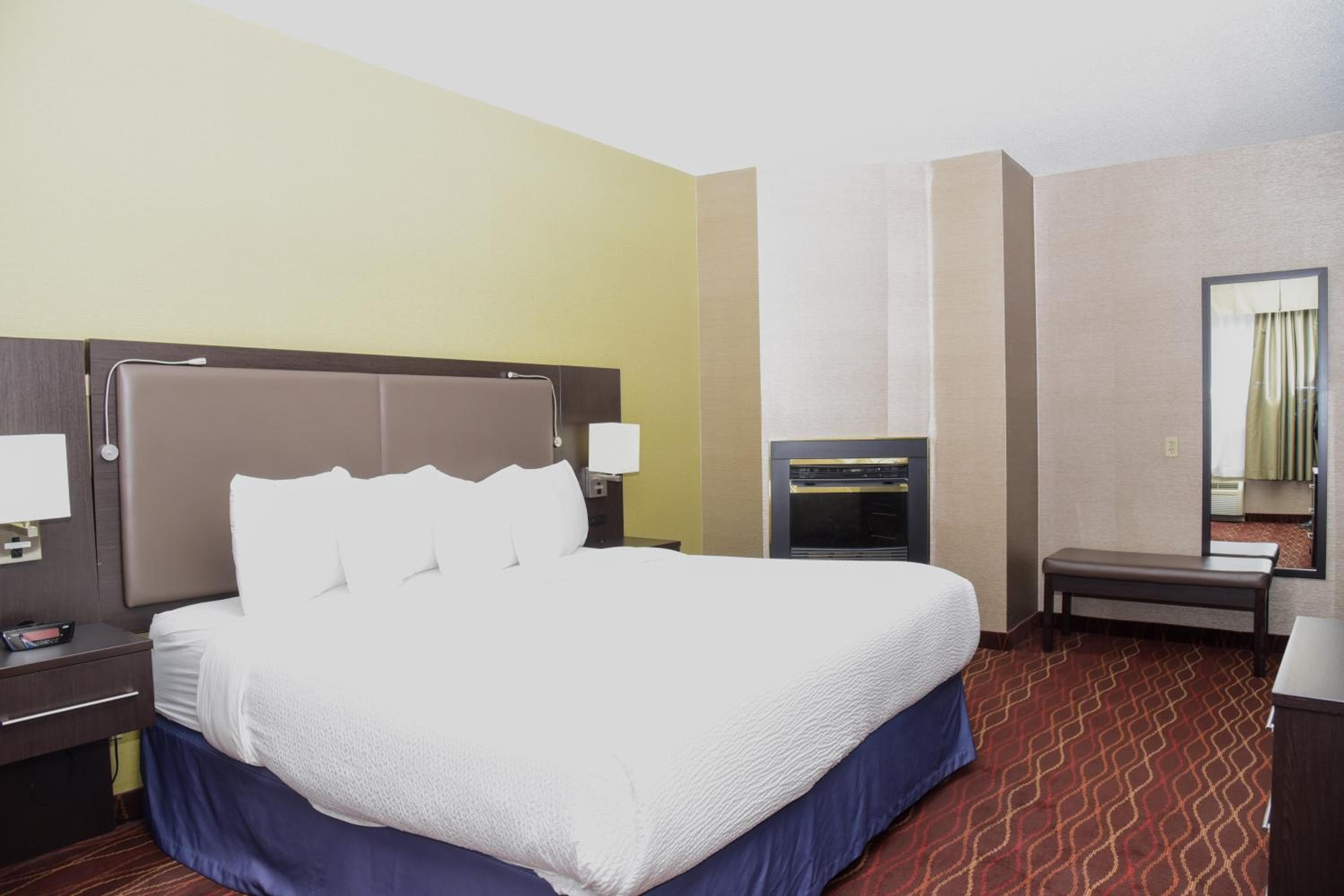 Executive King Suite - Non-Smoking