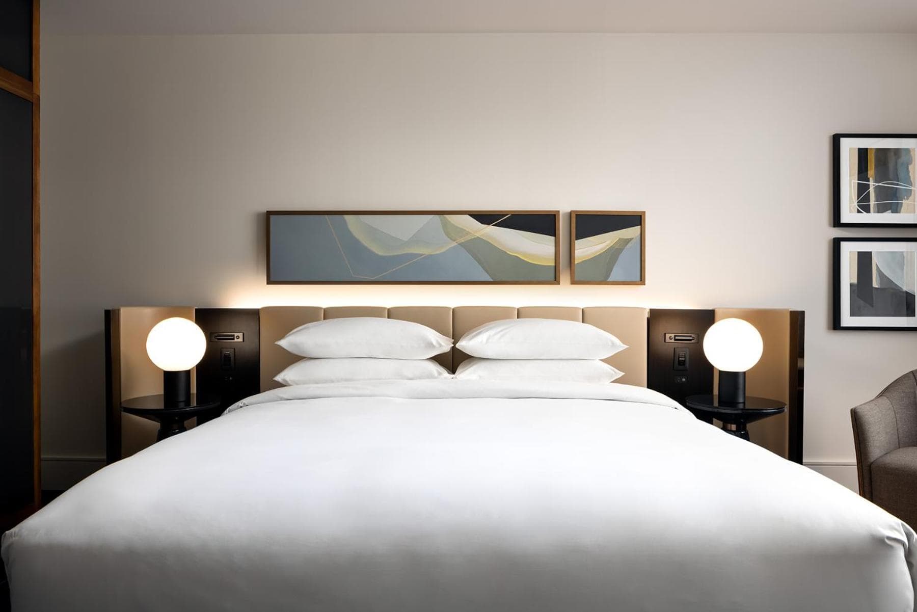Deluxe King Room