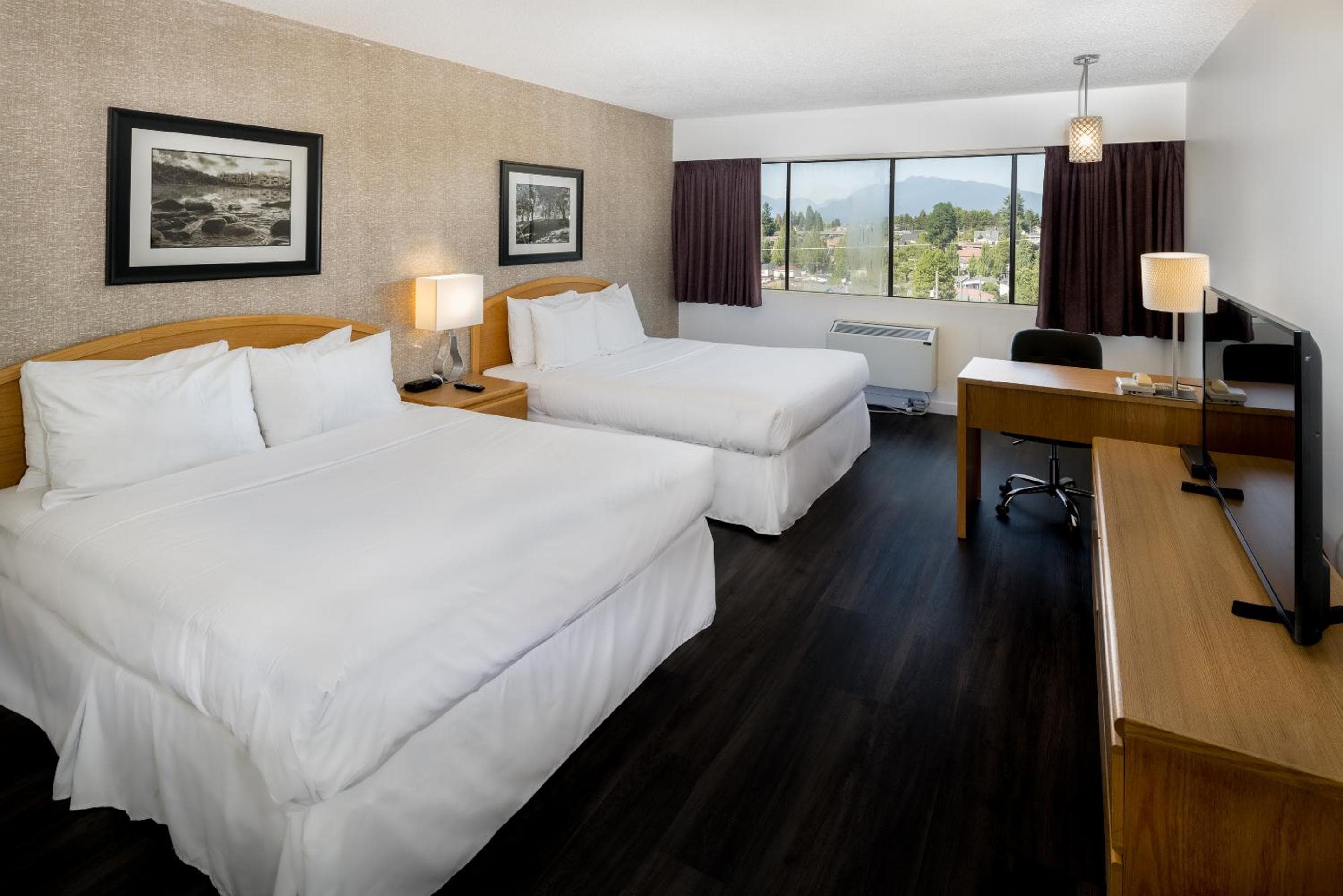 Superior Two Queens Room
