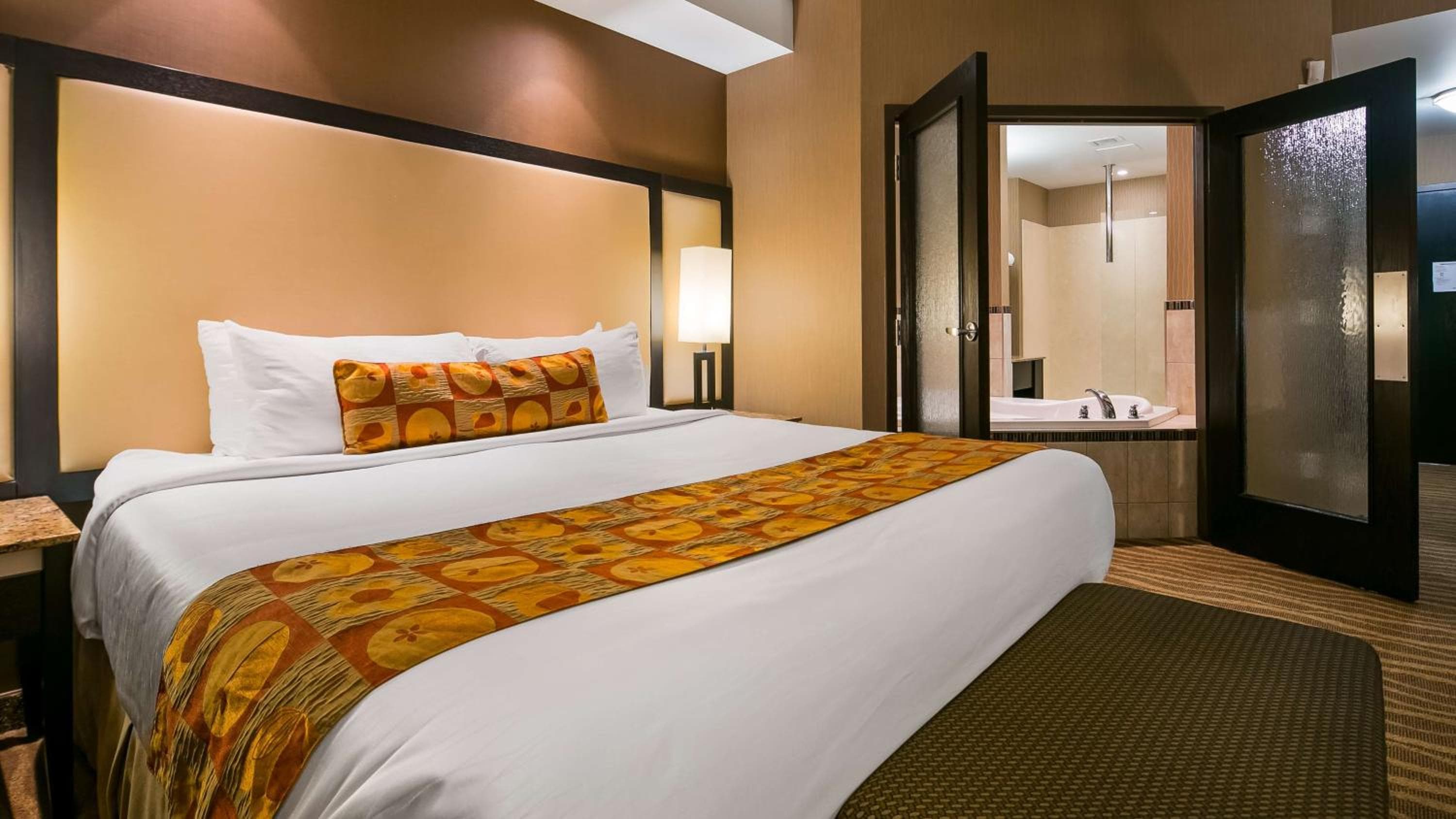 King Suite with Spa Bath