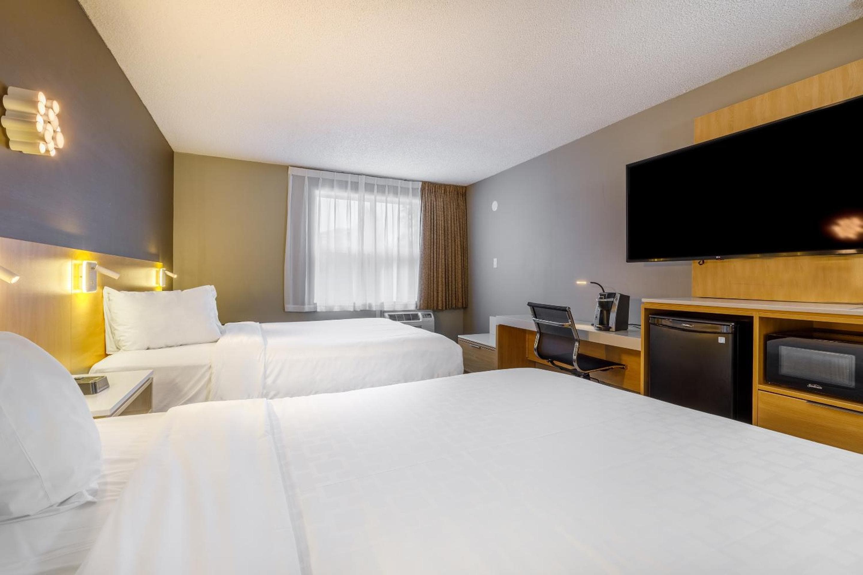 Standard Queen Room with Two Queen Beds - Non Smoking 