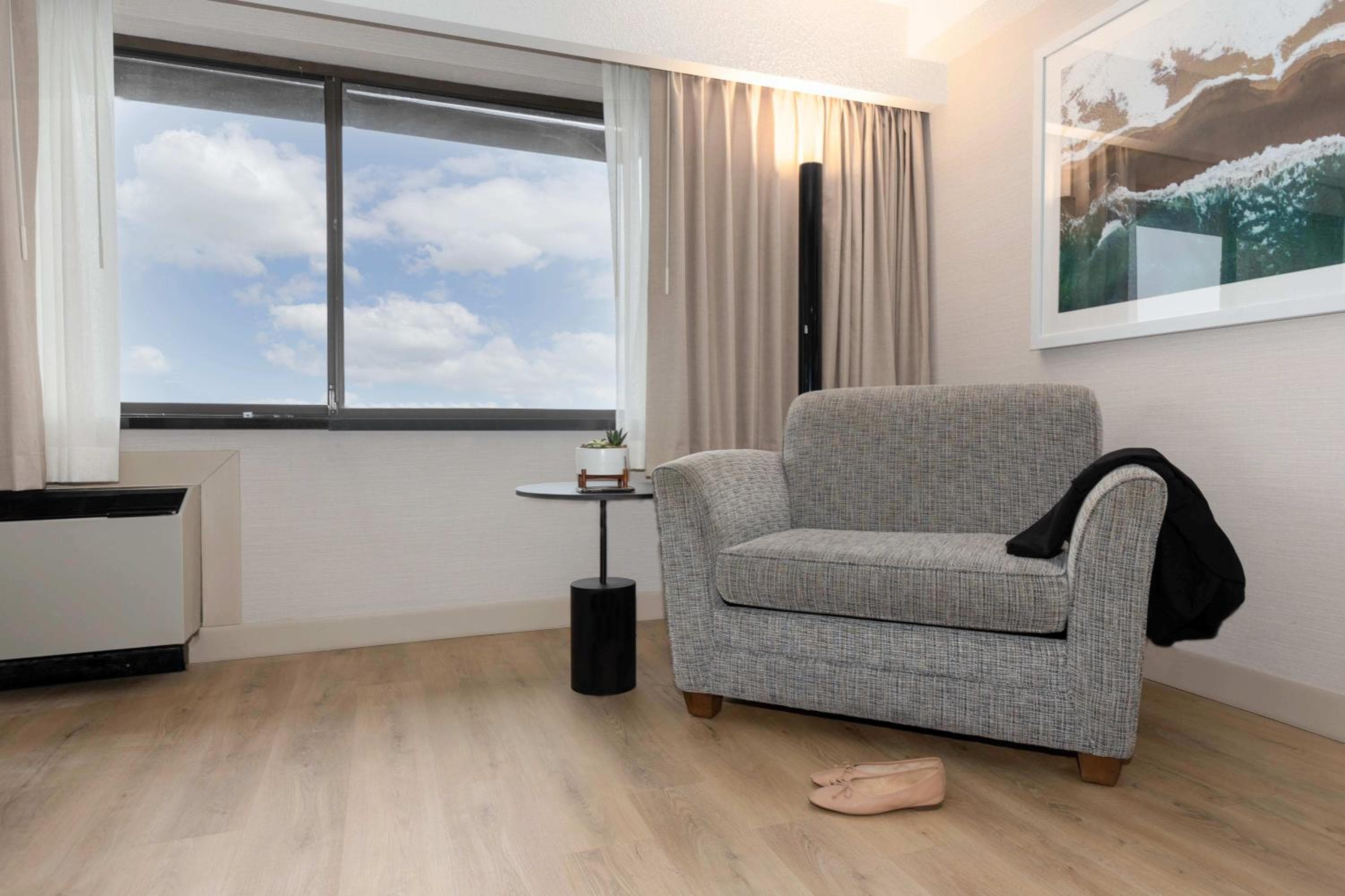 Business King Room