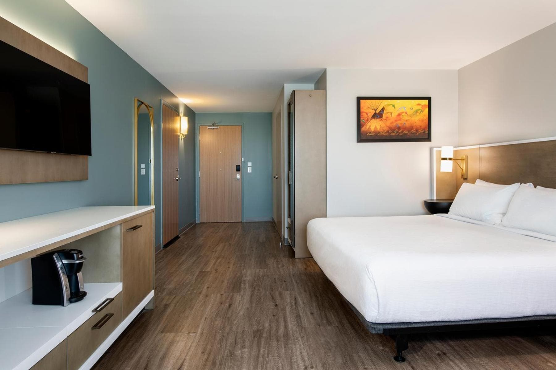 1 King Bed, Mobility Accessible Room, Bathtub w/ Grab Bars, Non-Smoking