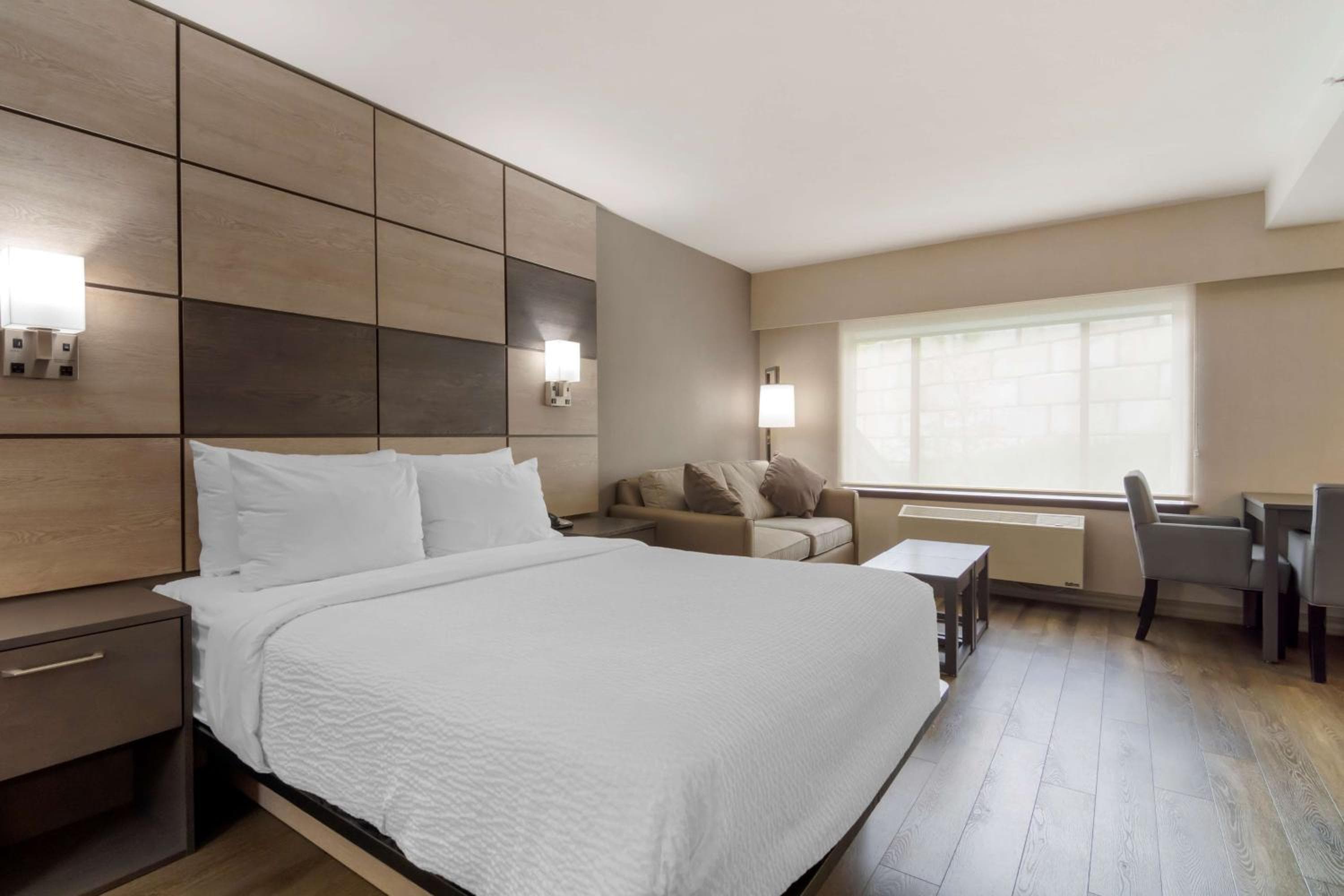 Queen Room with Bath Tub - Disability Access/Non-Smoking 