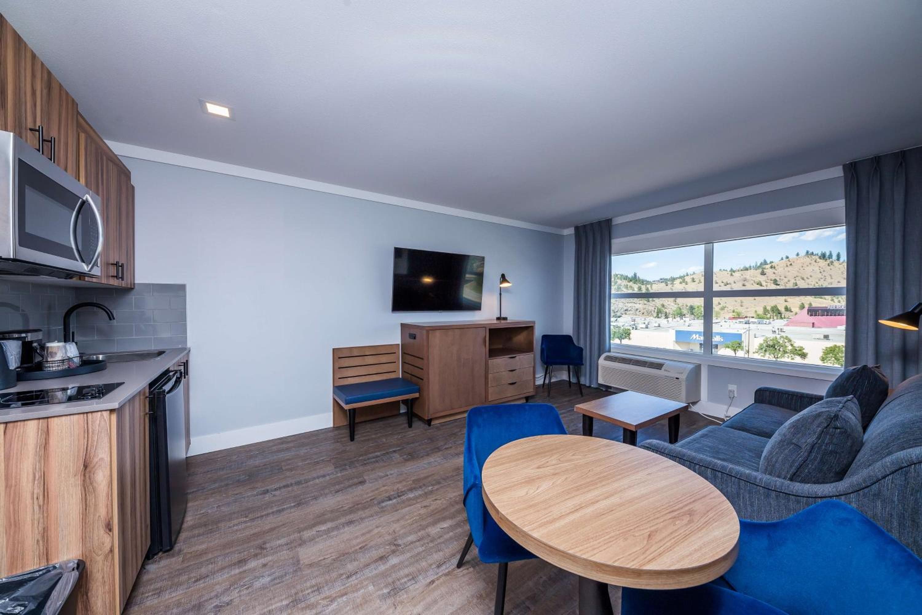 One-Bedroom Queen Suite with Two Queen Beds and Sofa Bed