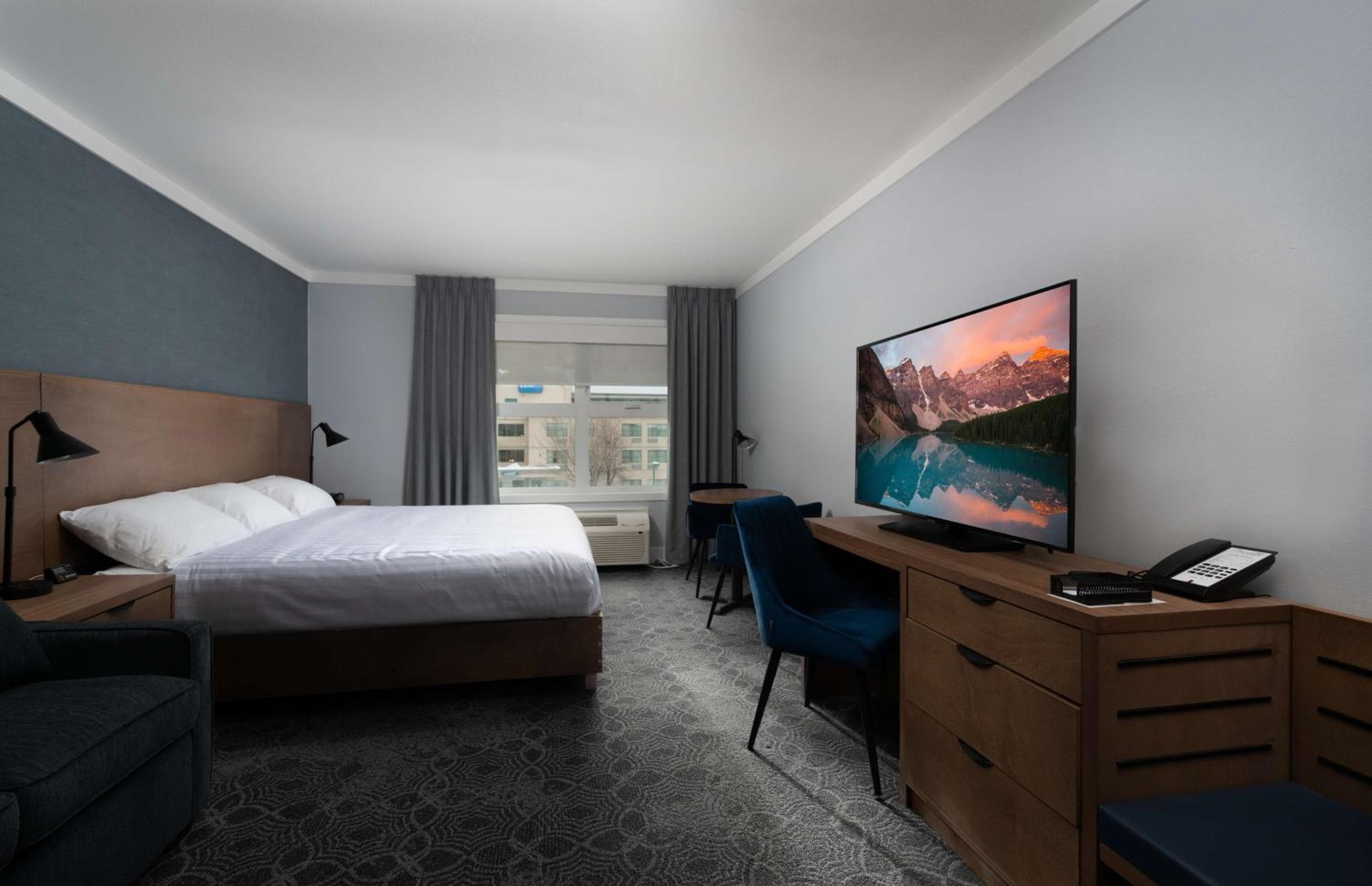 King Room with Sofa Bed - Non-Smoking