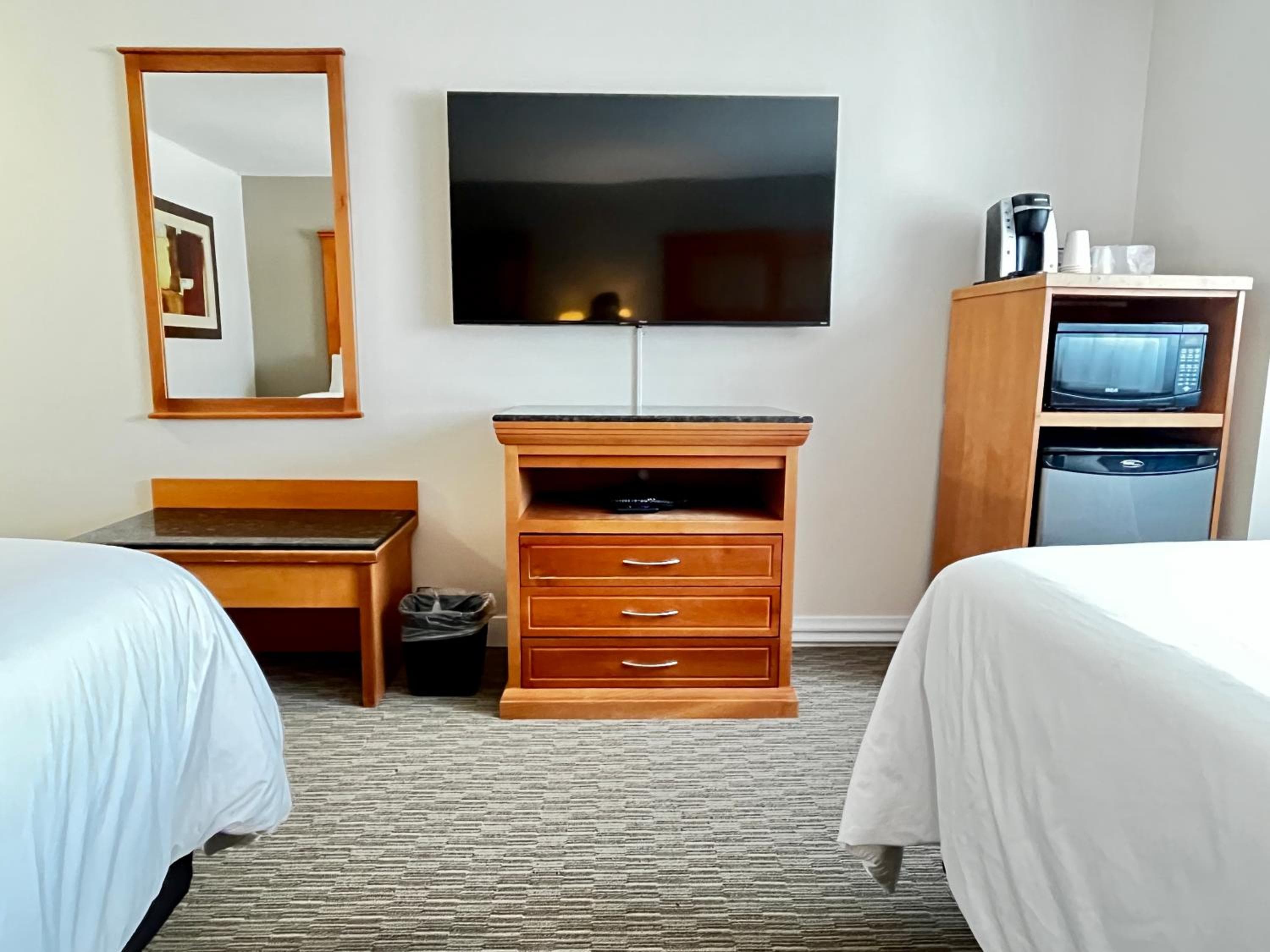 Standard Queen Room