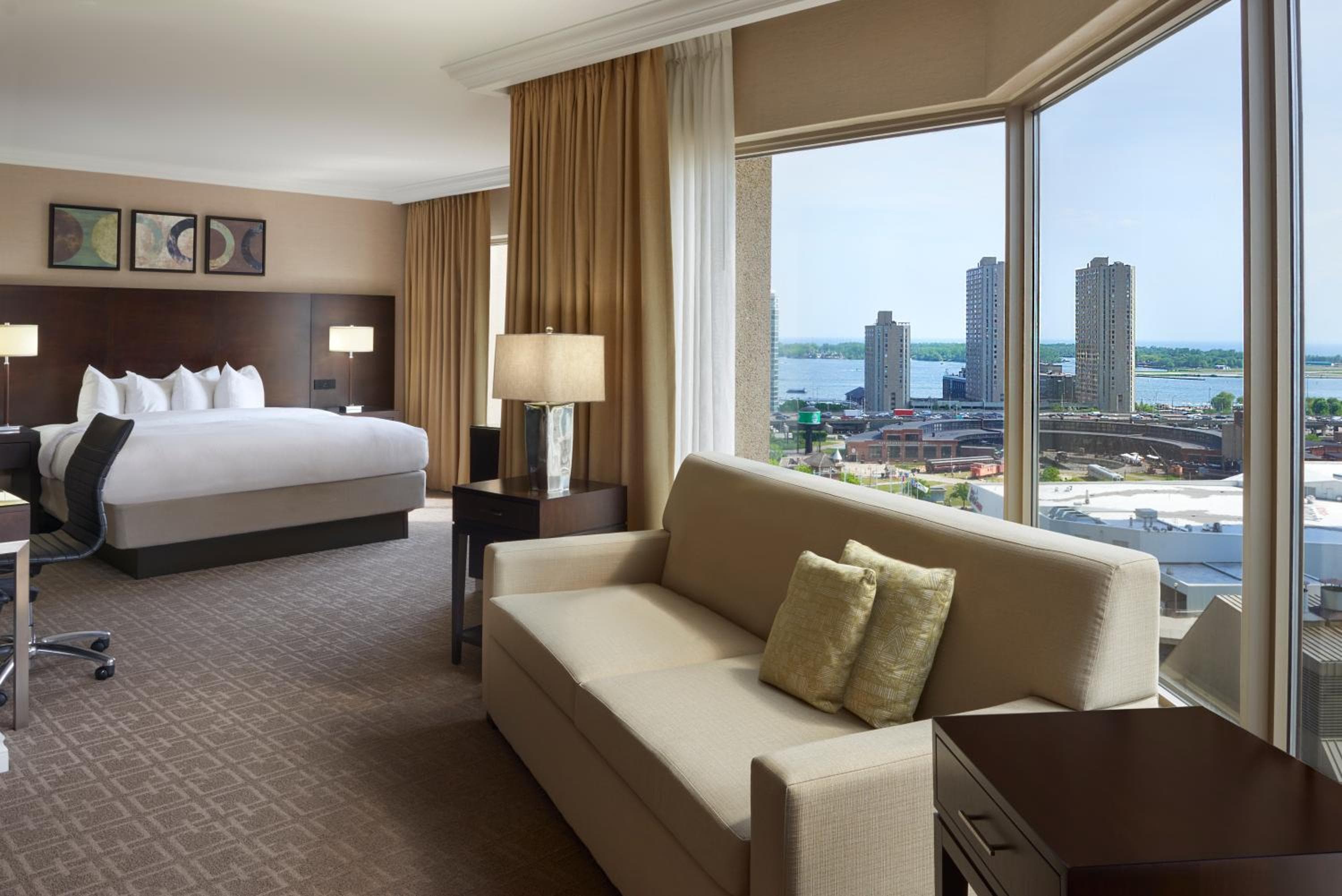 Junior King Suite