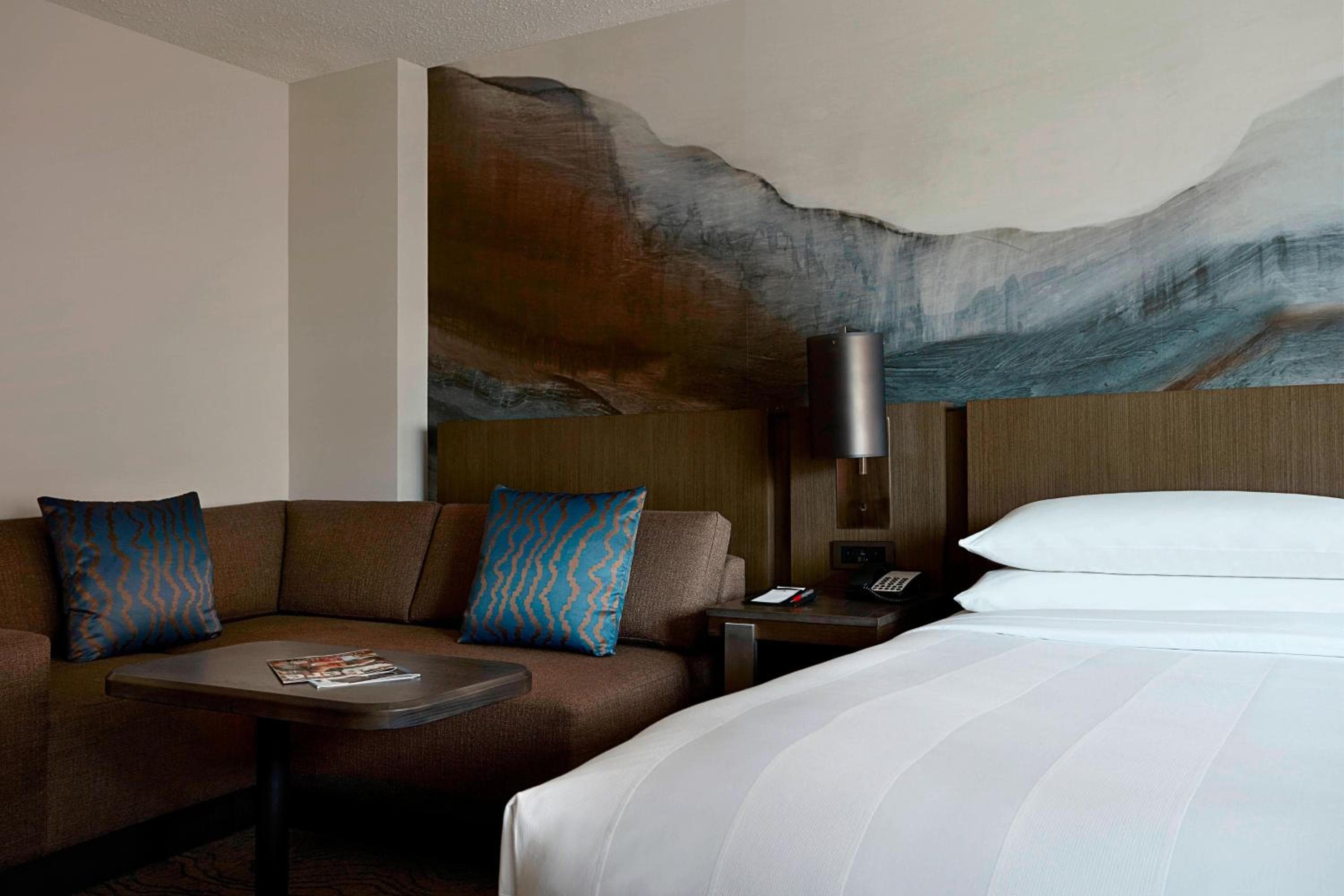 Club King Room with Lounge Access