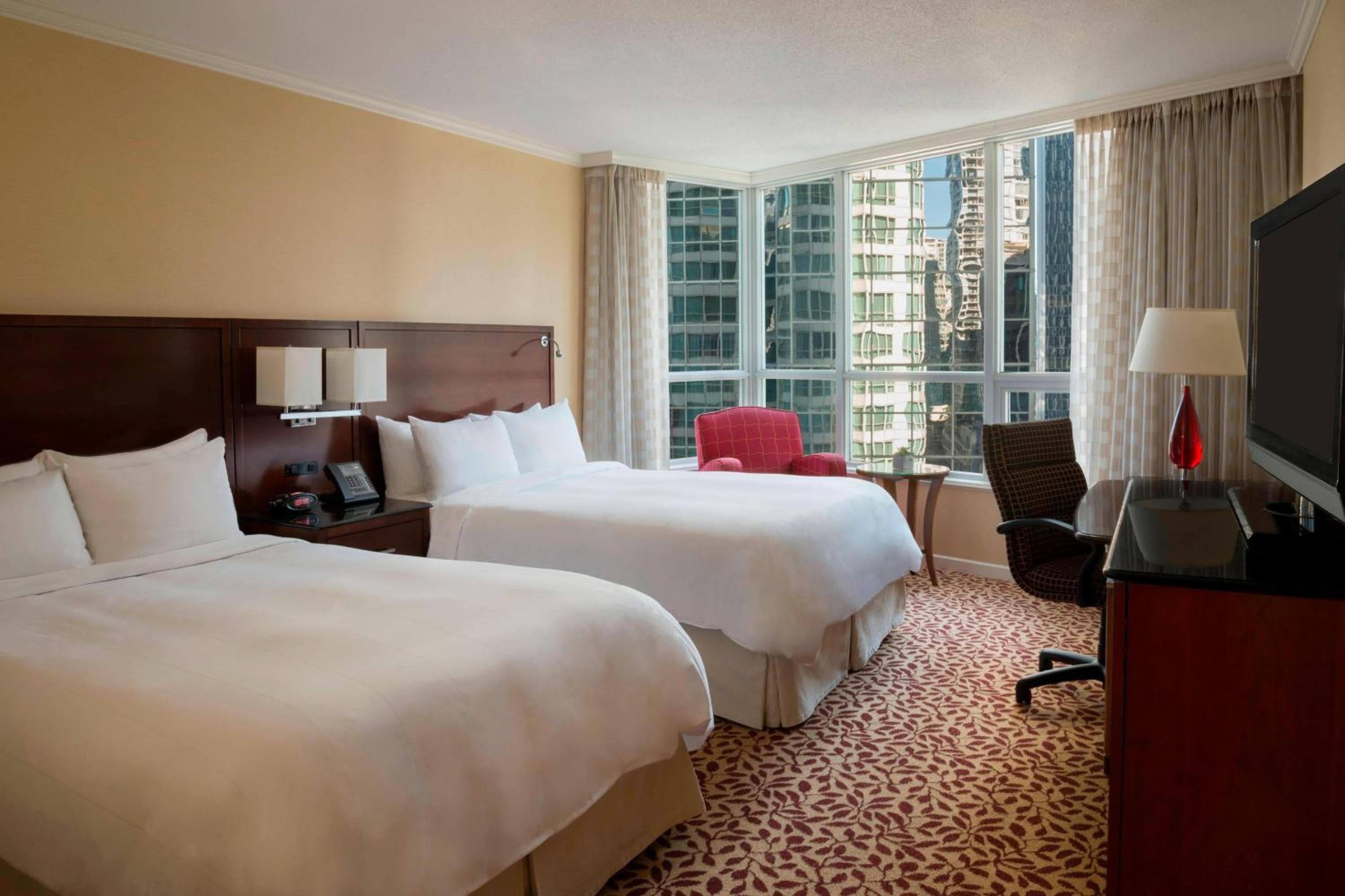 Concierge Level Double Room with Two Double Beds and City View - High Floor