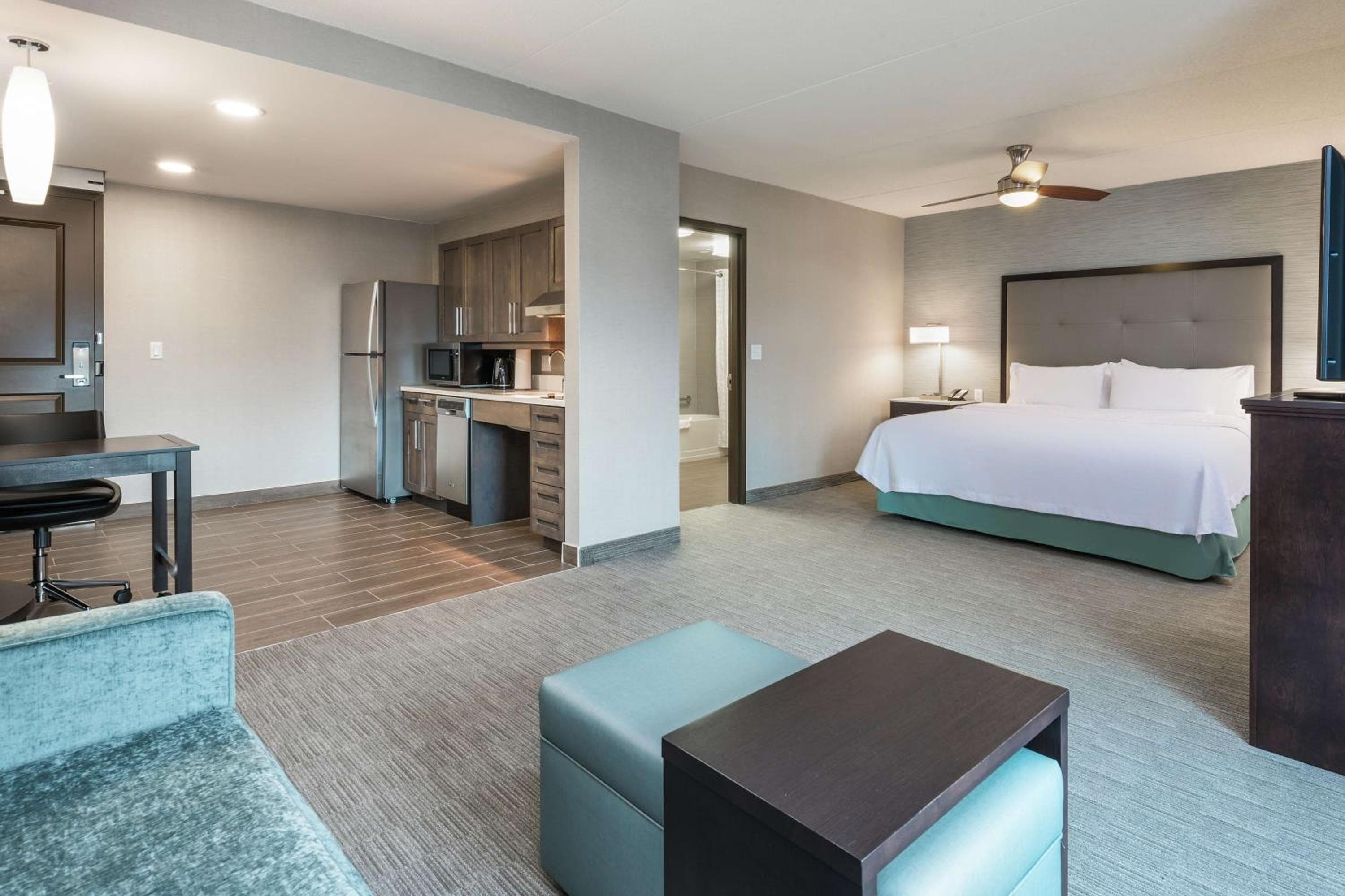 King Studio Suite - Mobility Access/Non-Smoking