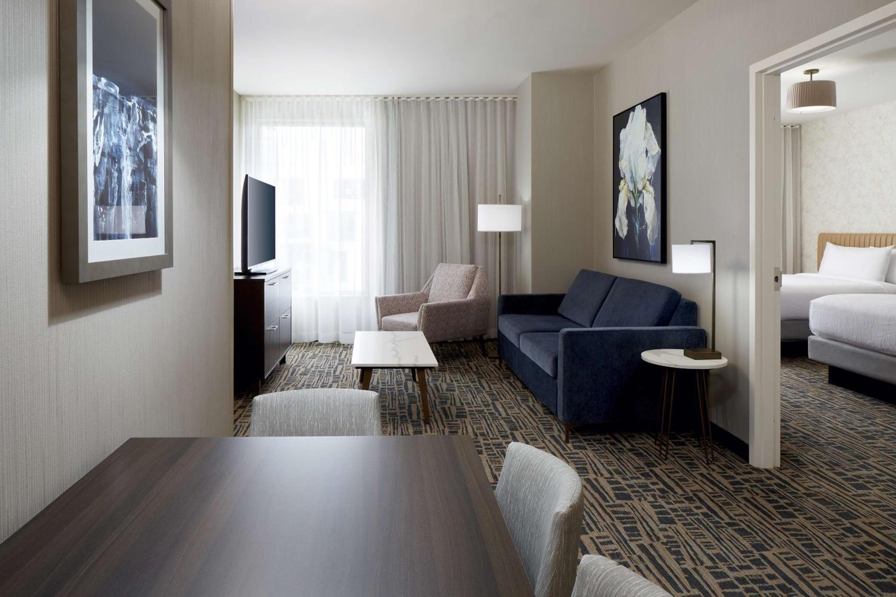 One-Bedroom Queen Suite with Two Queen Beds - Non-Smoking