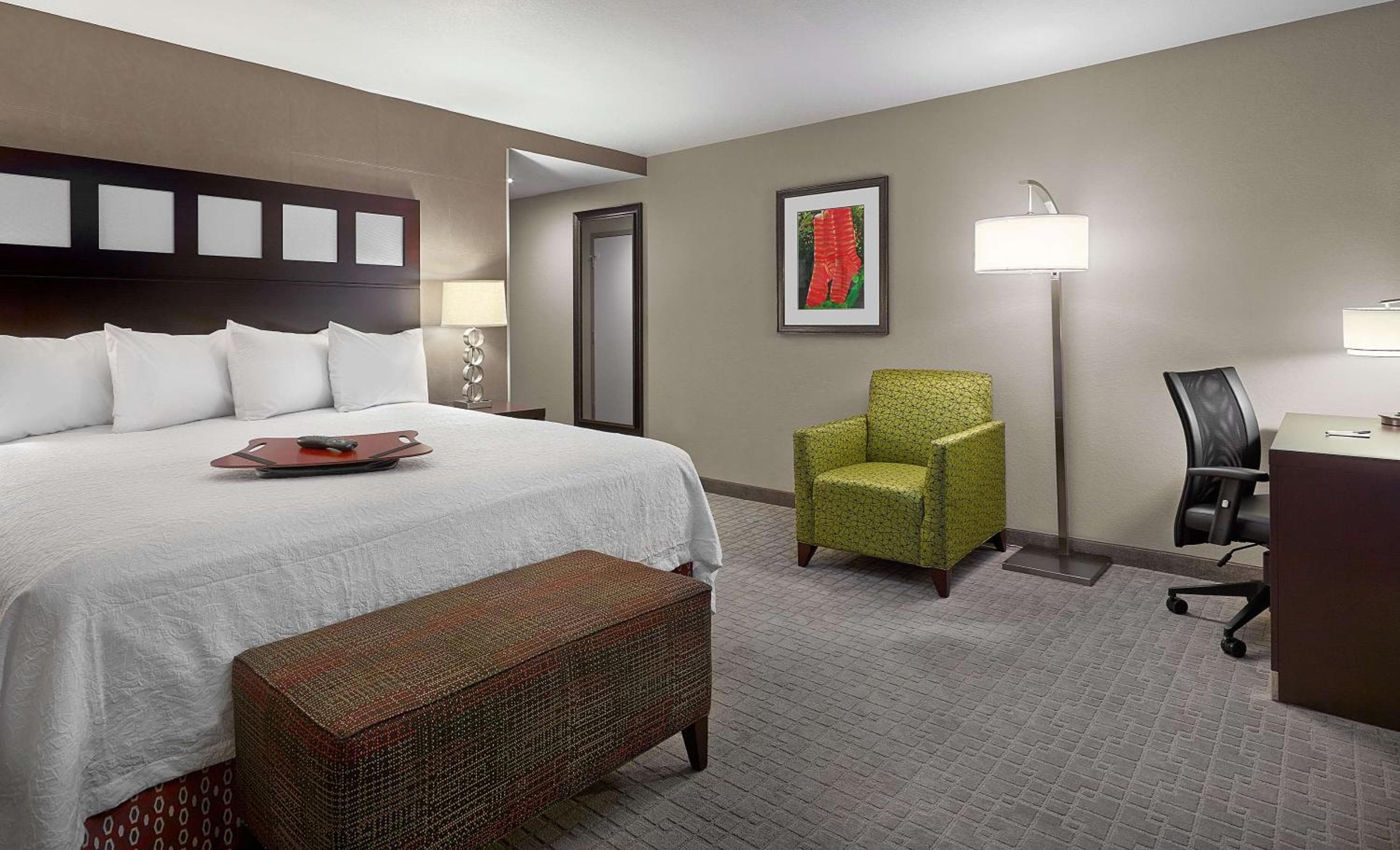 King Room with King Bed - Non-Smoking