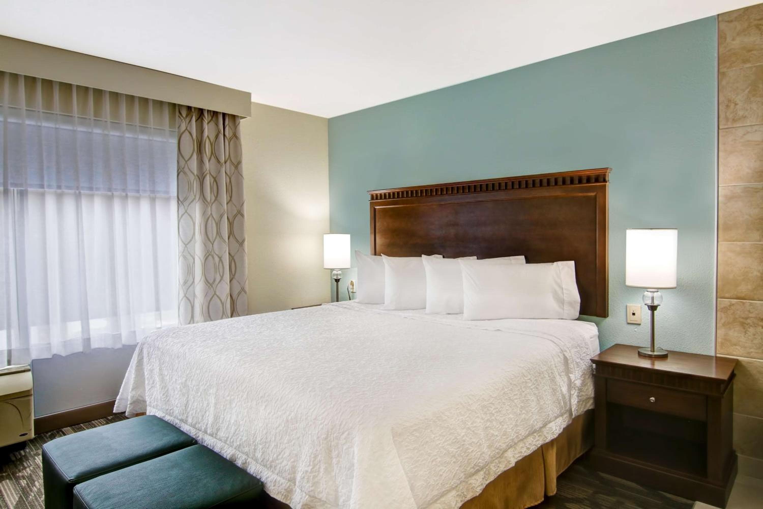 King Studio Suite with Whirlpool - Non-Smoking