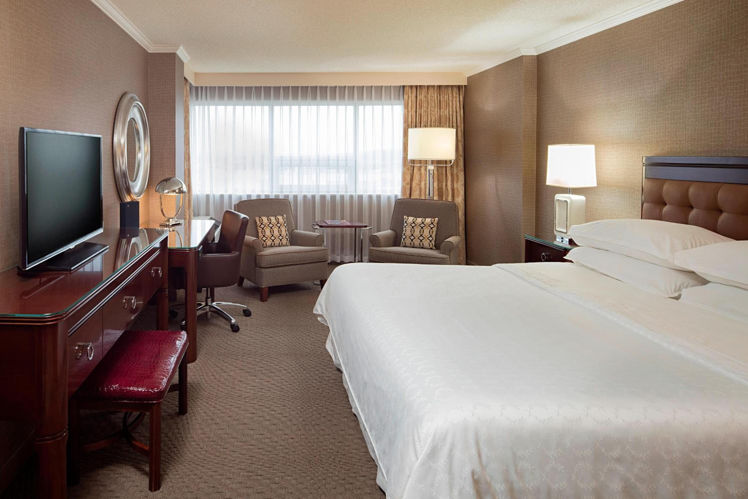 Deluxe King Room - Club Access