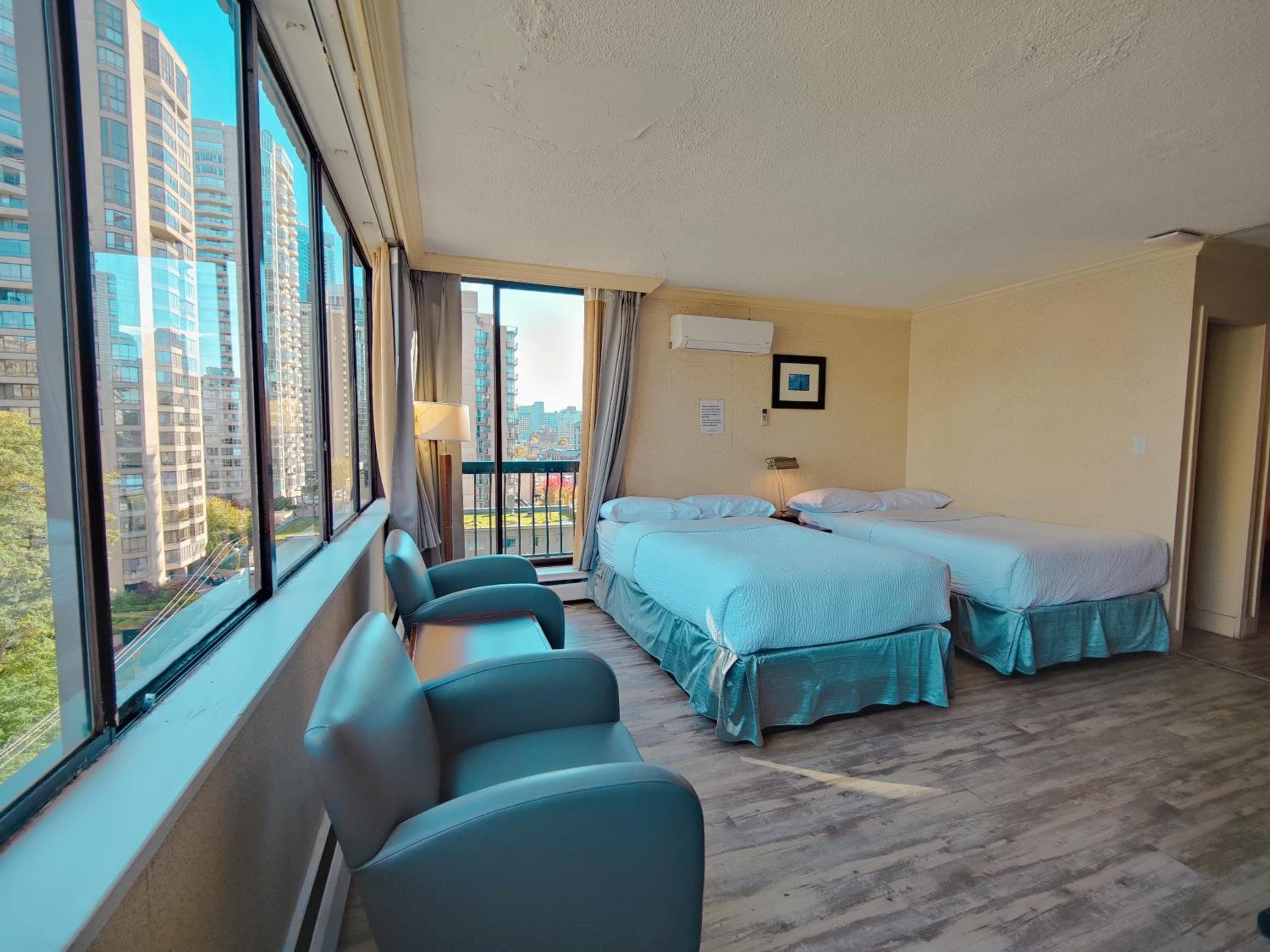 One Bedroom Apartment with Harbor View
