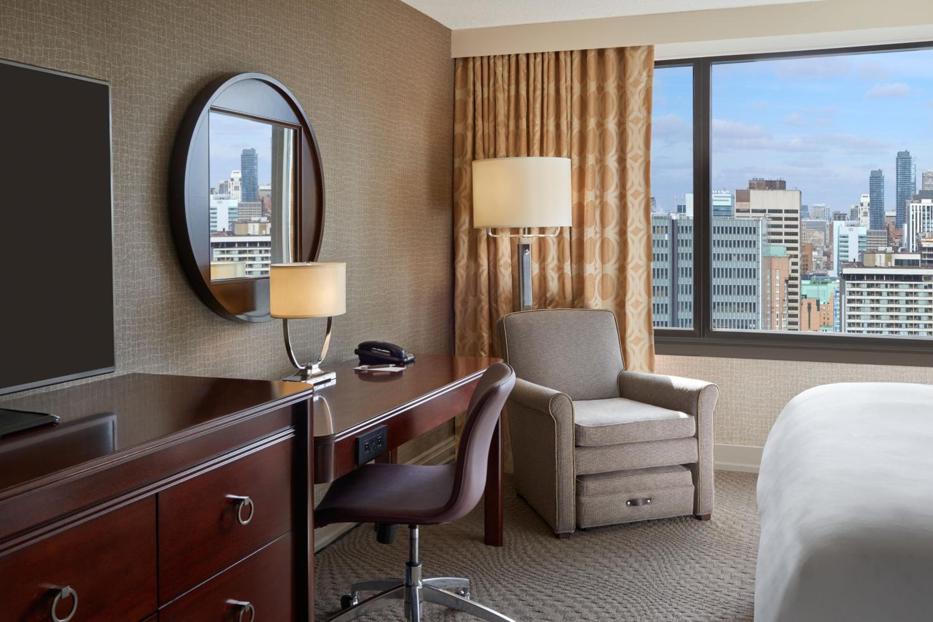 Club Lounge Access, 1 Queen, Premium Suite