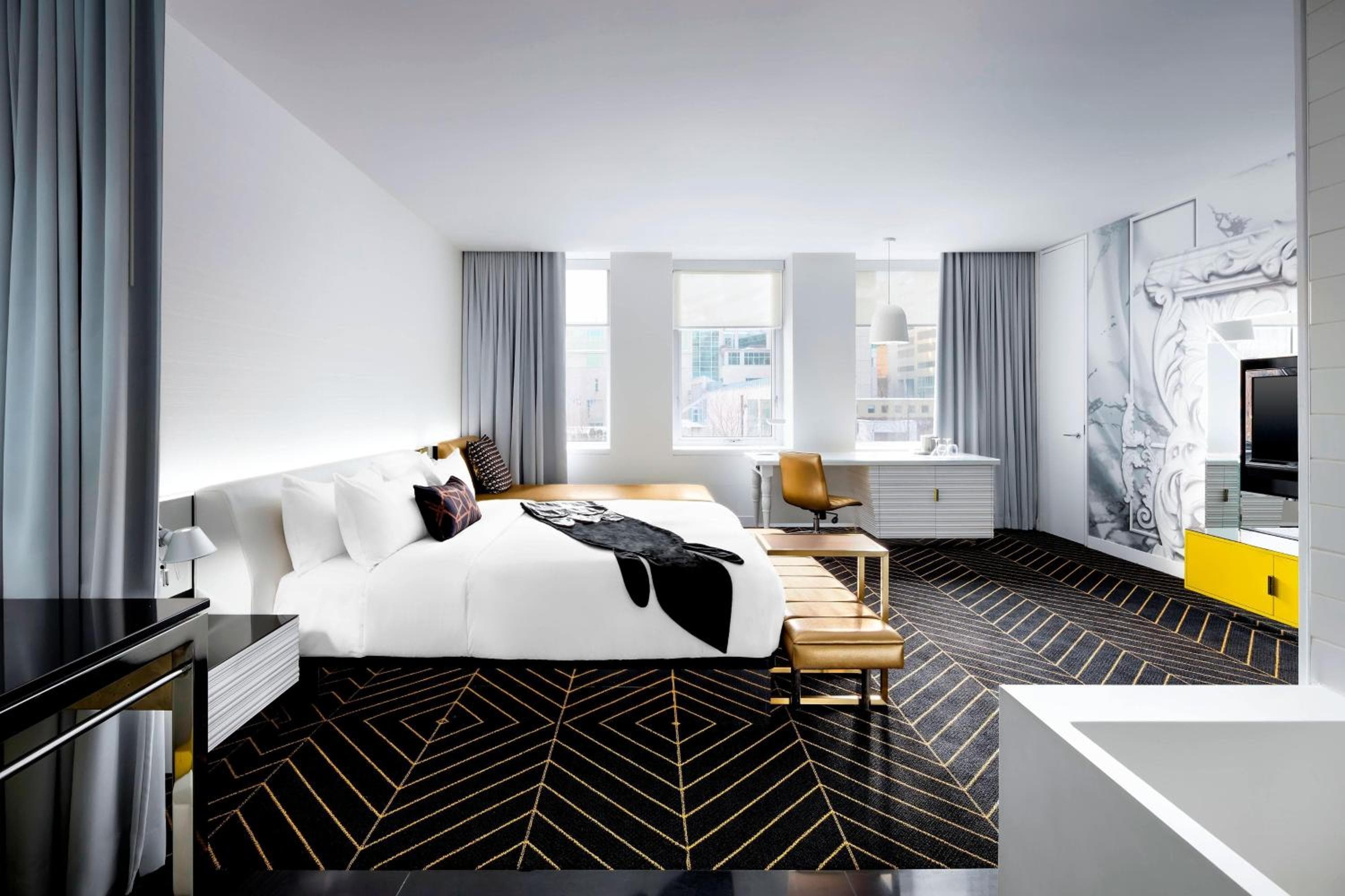 Fabulous, Guest room, 1 King, Park view