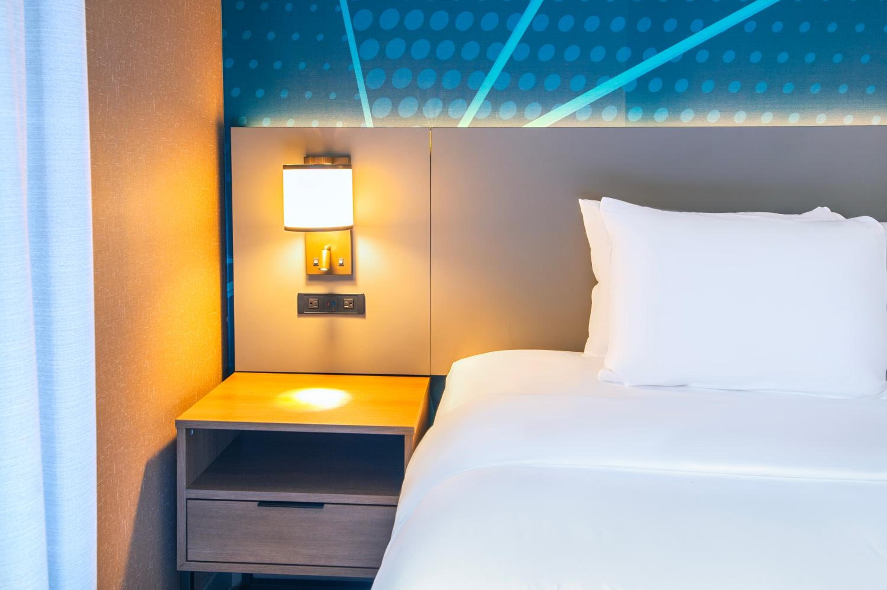 One-Bedroom King Suite