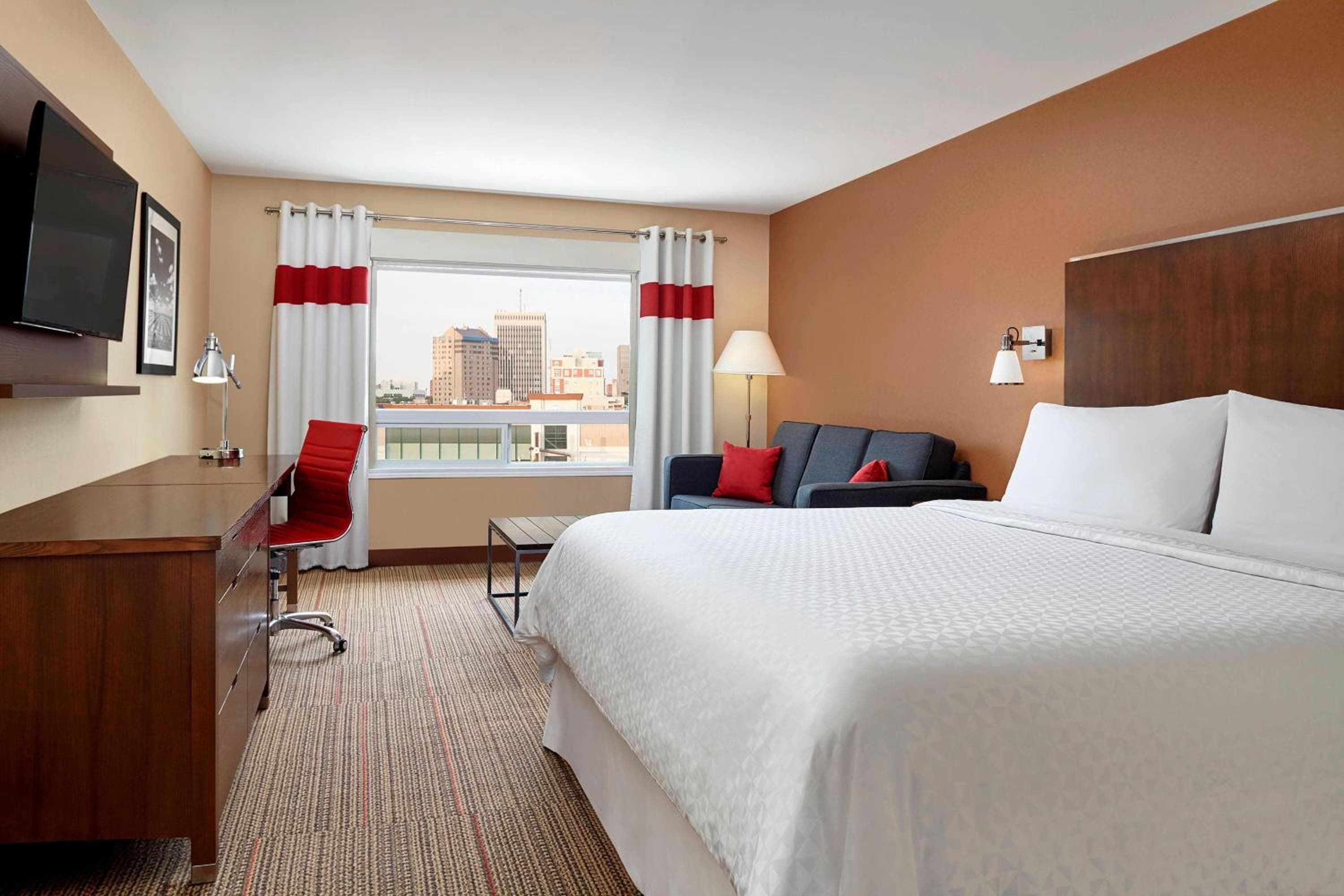 Guest Room, 1 King