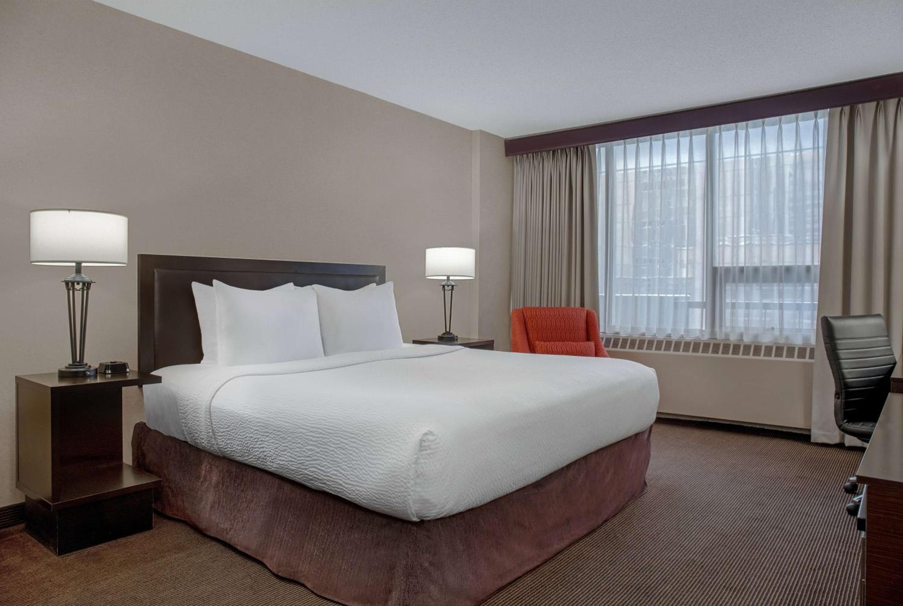 King Room with Balcony - Non-Smoking