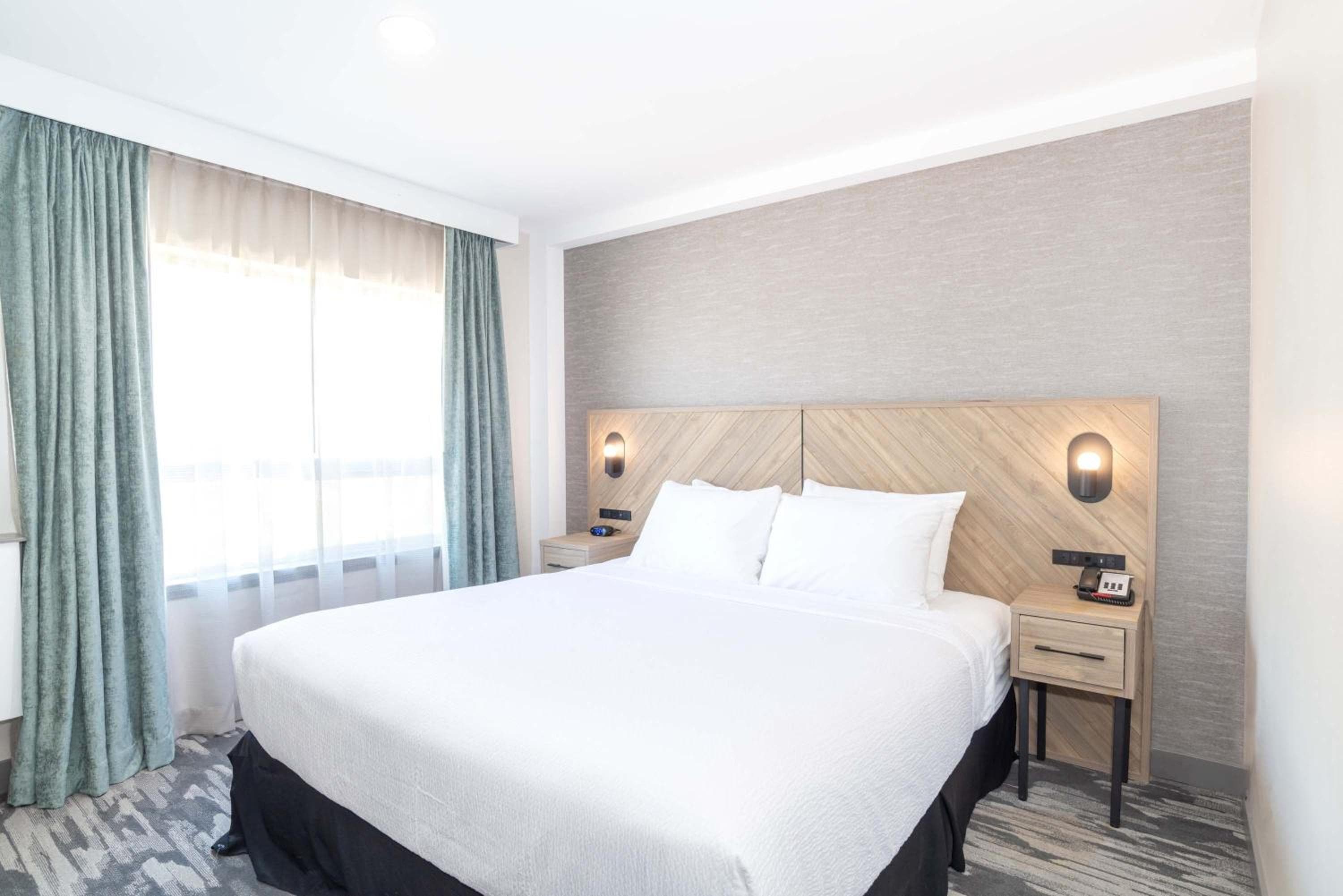 Grand Suite, 1 Queen Bed, Sofa Bed, Kitchenette