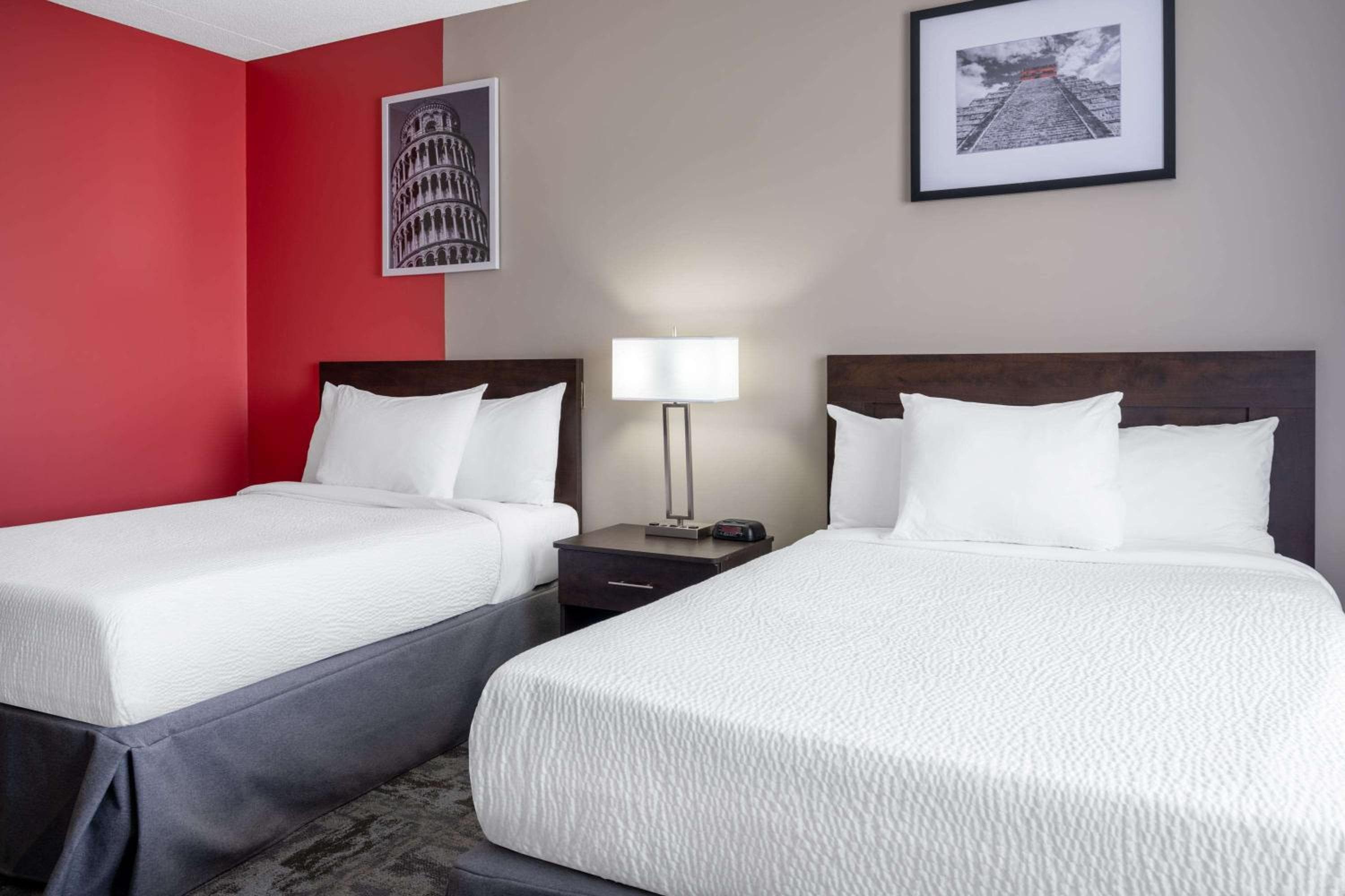 Family Suite with Two Queen Beds - Non-Smoking