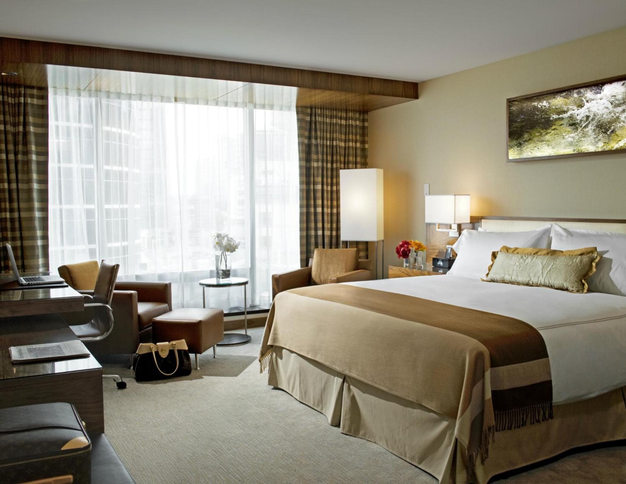 Fairmont Gold Harbor and Mountain View Room with King Bed